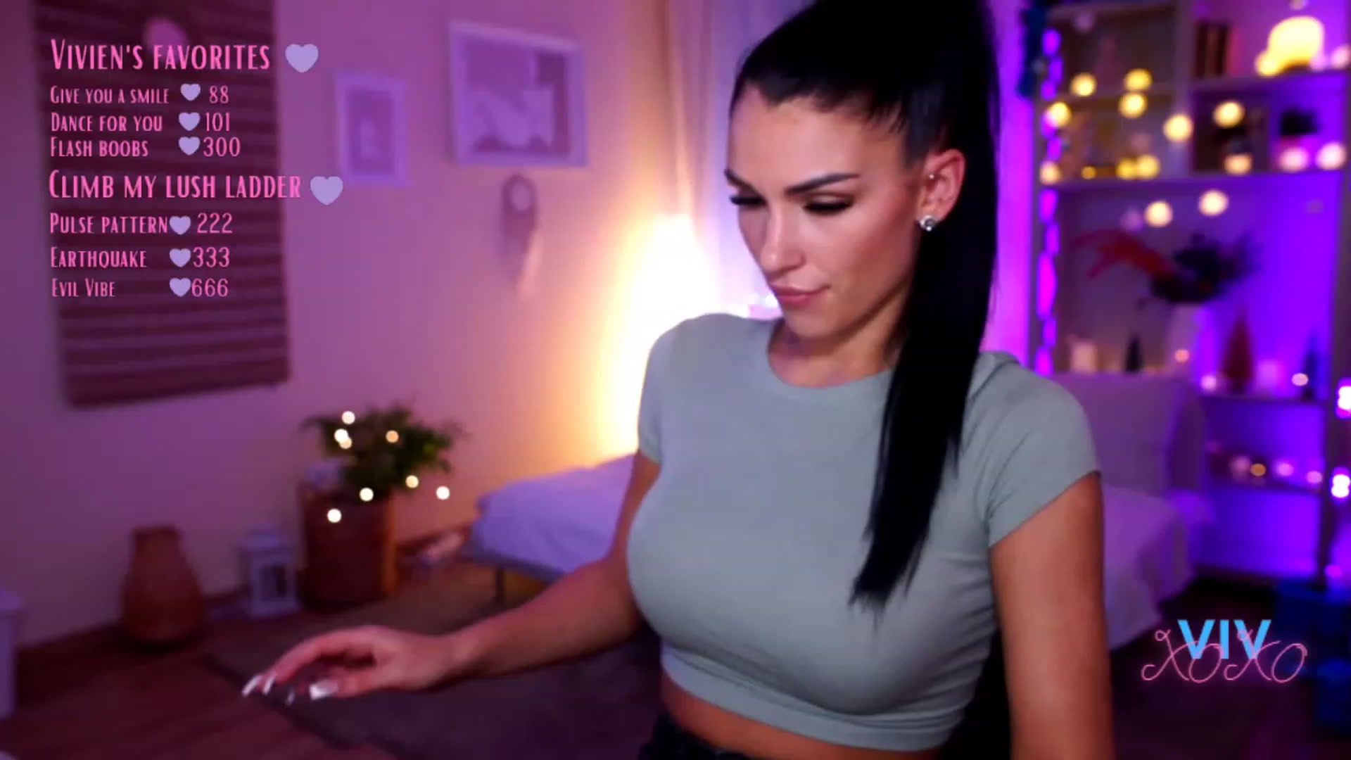 Gallery image thumbnail from kerelai's myfreecams stream on, 12/19/2022, 18:12 image 15 of 20