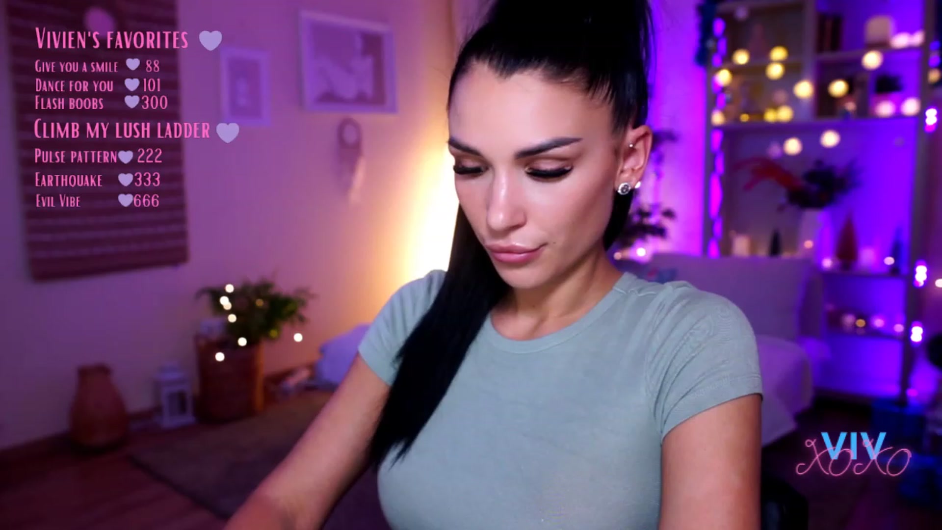 Gallery image thumbnail from kerelai's myfreecams stream on, 12/19/2022, 18:12 image 11 of 20
