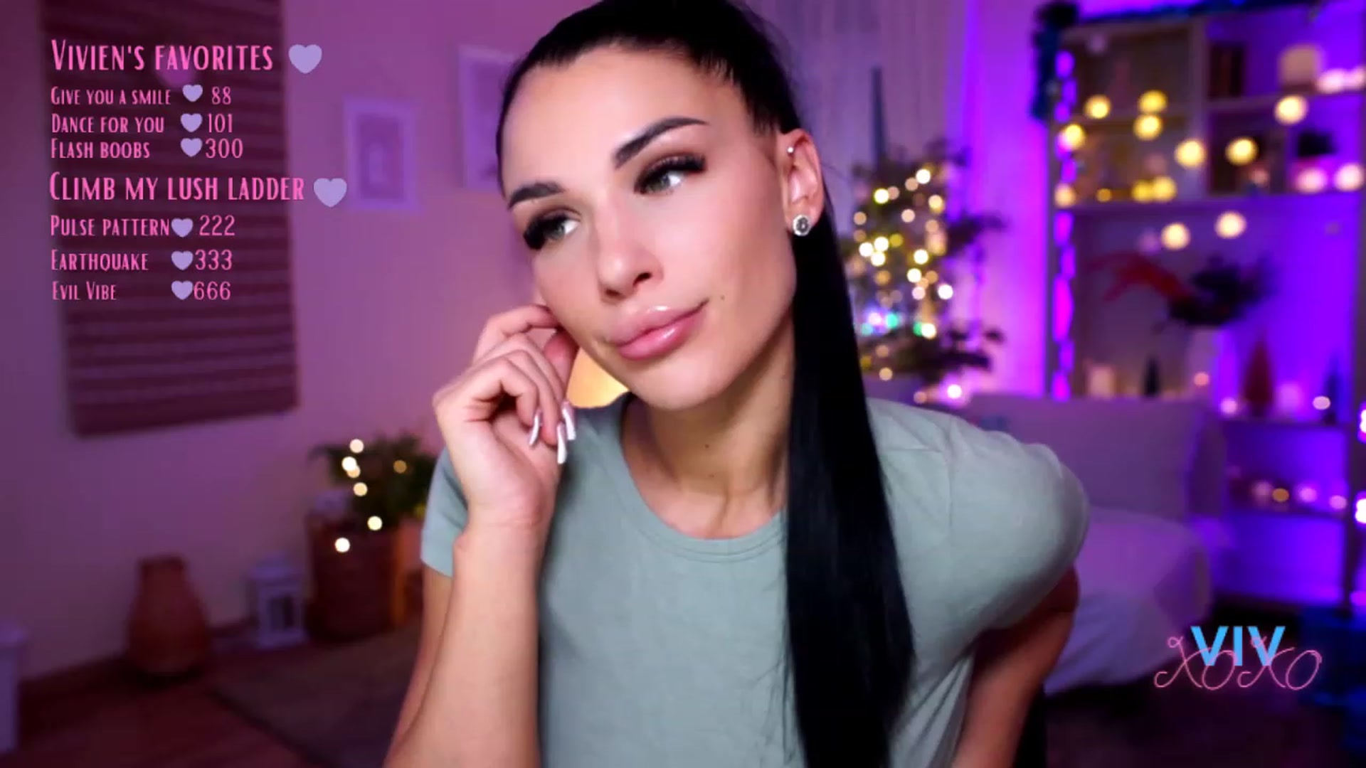 Gallery image thumbnail from kerelai's myfreecams stream on, 12/19/2022, 18:12 image 7 of 20