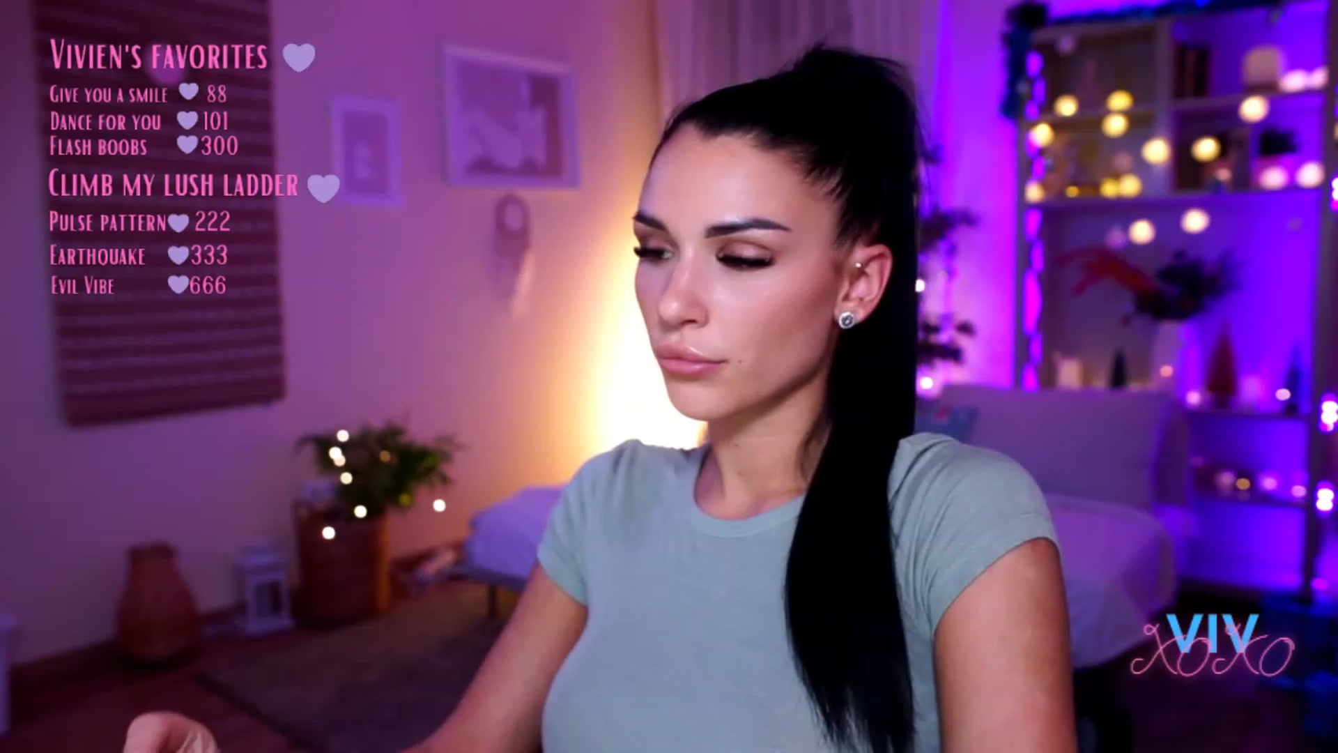 Gallery image thumbnail from kerelai's myfreecams stream on, 12/19/2022, 18:12 image 13 of 20