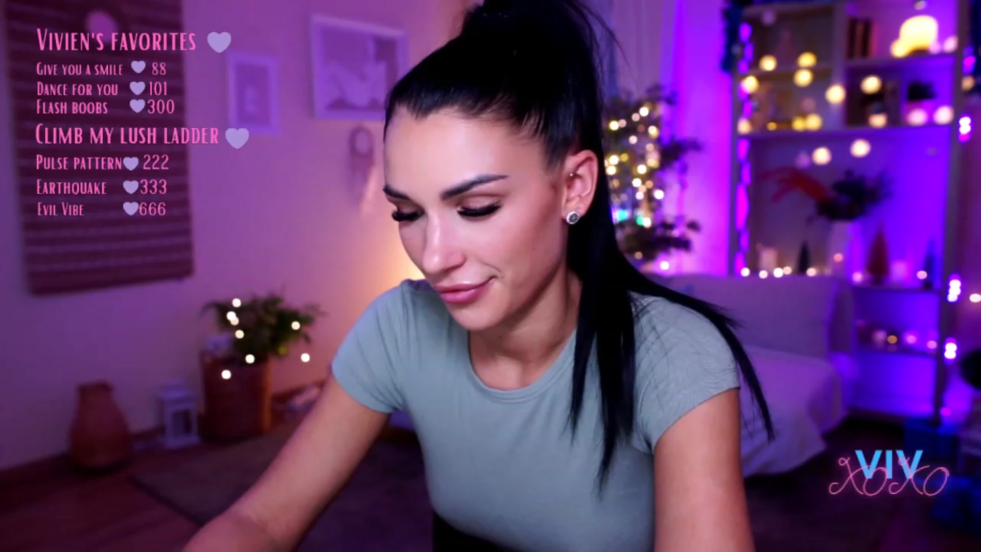 Gallery image thumbnail from kerelai's myfreecams stream on, 12/19/2022, 19:37 image 14 of 20