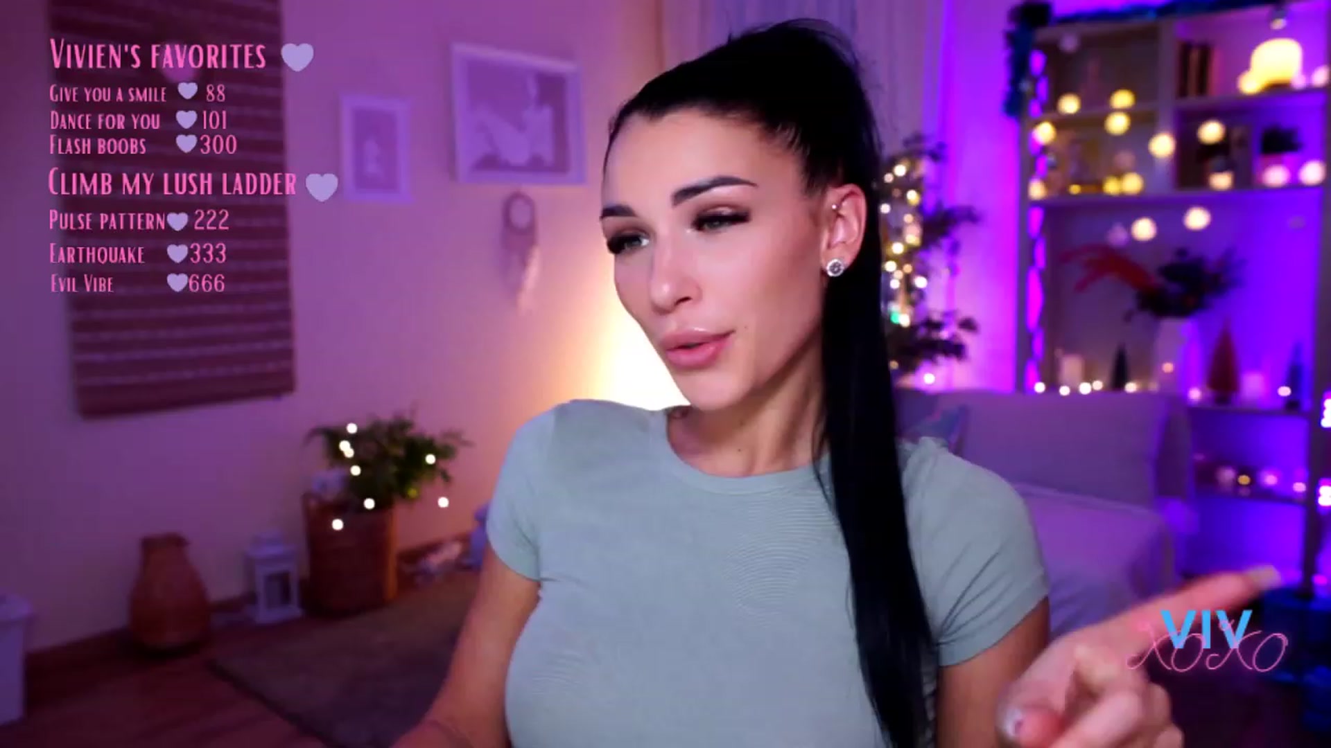 Gallery image thumbnail from kerelai's myfreecams stream on, 12/19/2022, 19:37 image 8 of 20