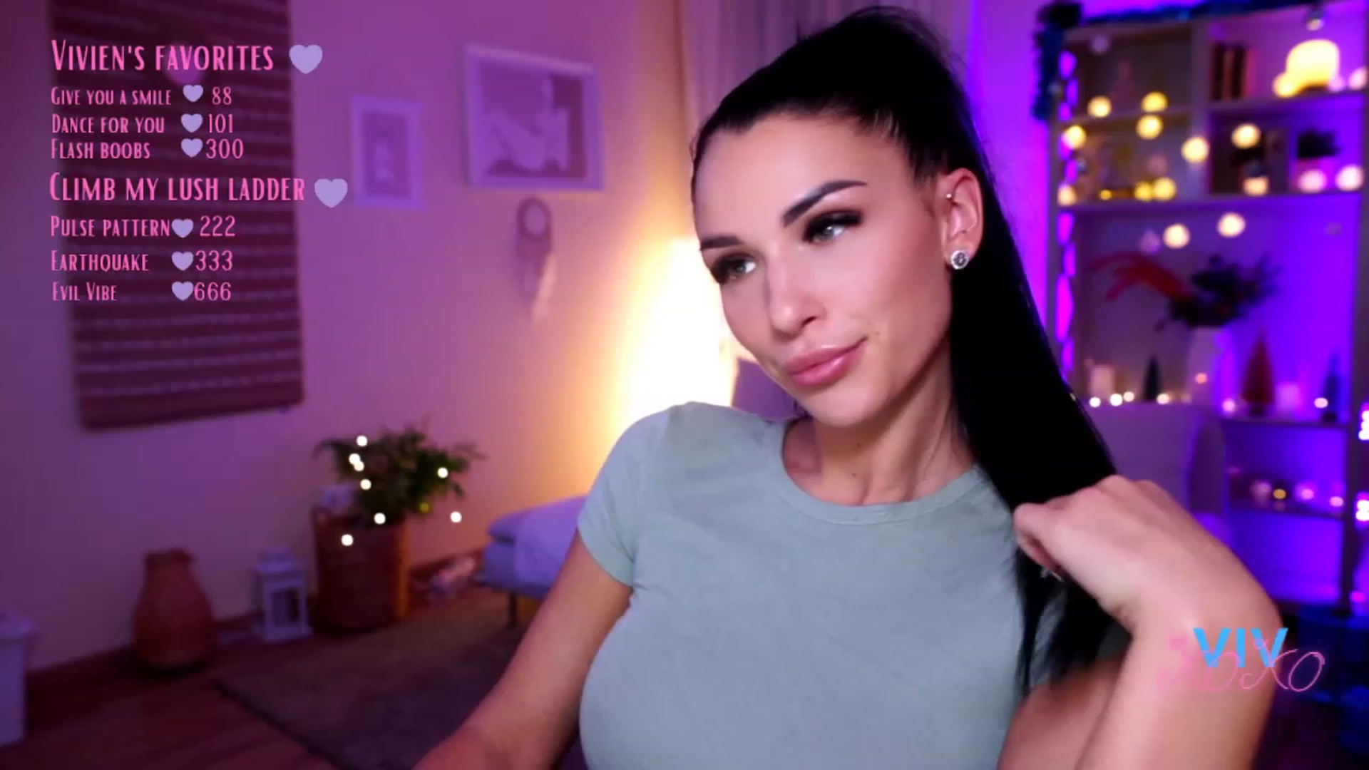 Gallery image thumbnail from kerelai's myfreecams stream on, 12/19/2022, 19:37 image 7 of 20