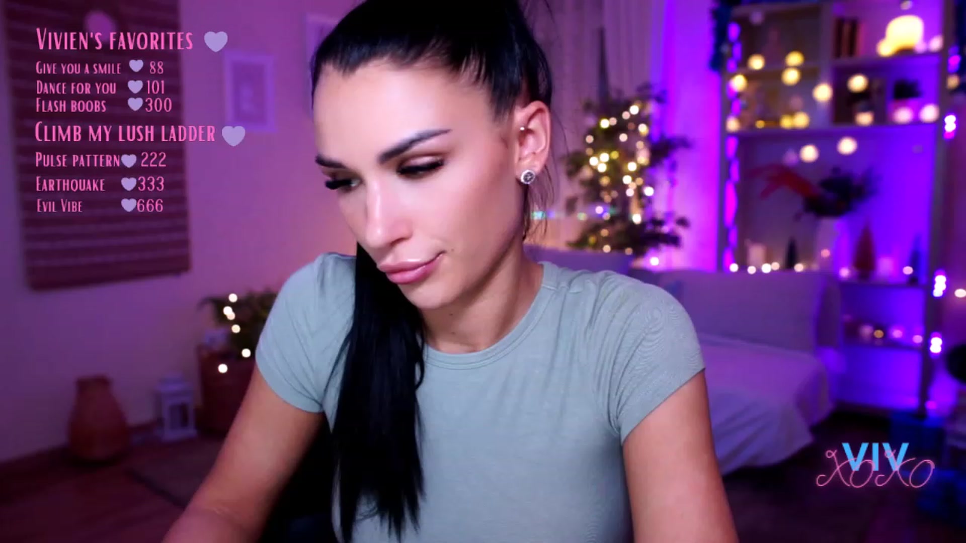 Gallery image thumbnail from kerelai's myfreecams stream on, 12/19/2022, 19:37 image 13 of 20