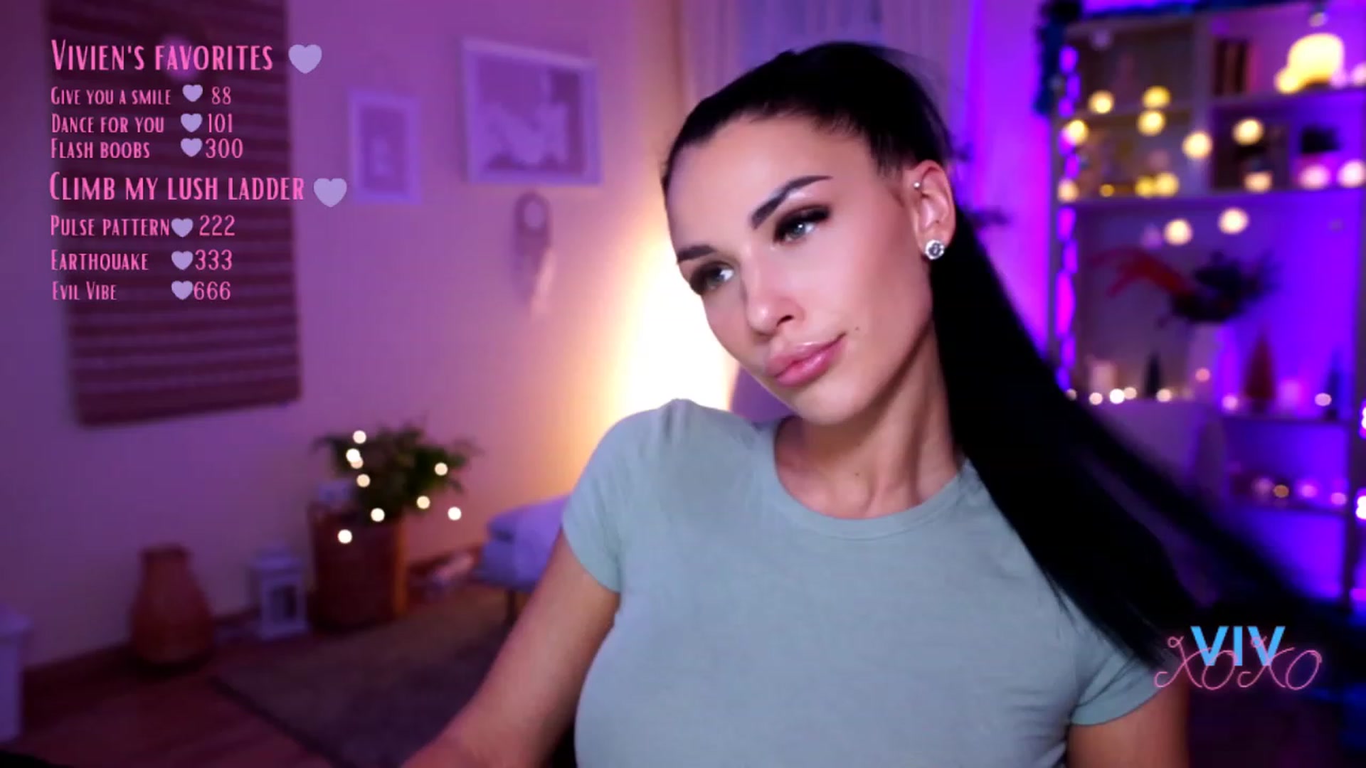 Gallery image thumbnail from kerelai's myfreecams stream on, 12/19/2022, 20:48 image 1 of 20