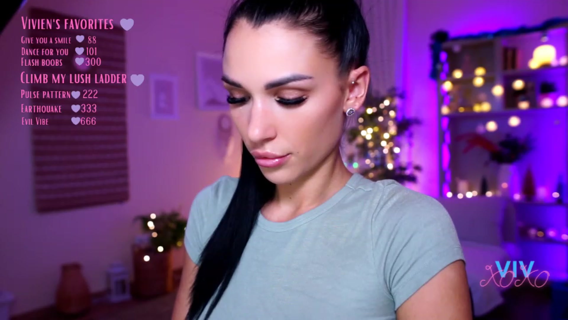 Gallery image thumbnail from kerelai's myfreecams stream on, 12/19/2022, 20:48 image 18 of 20