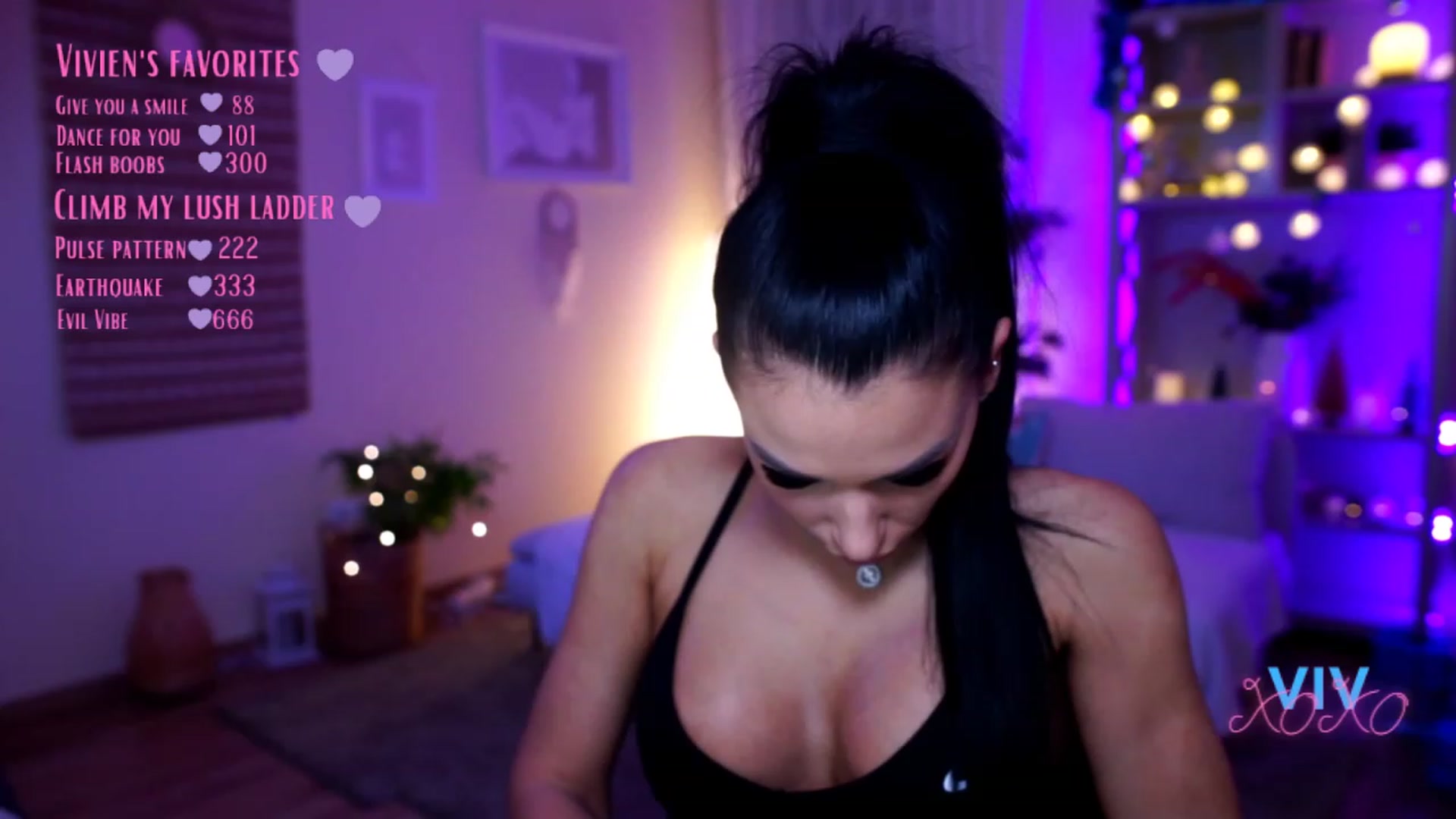 Gallery image thumbnail from kerelai's myfreecams stream on, 12/20/2022, 15:03 image 20 of 20