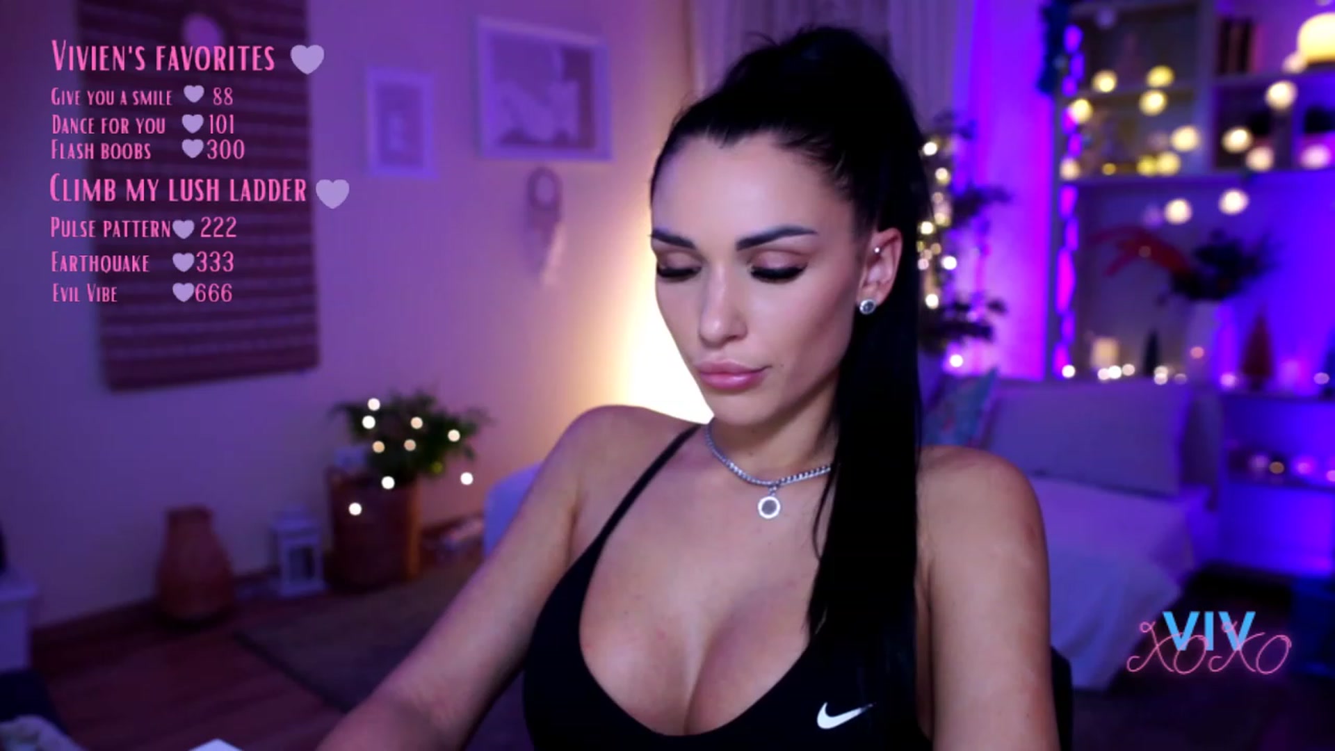 Gallery image thumbnail from kerelai's myfreecams stream on, 12/20/2022, 16:02 image 19 of 20