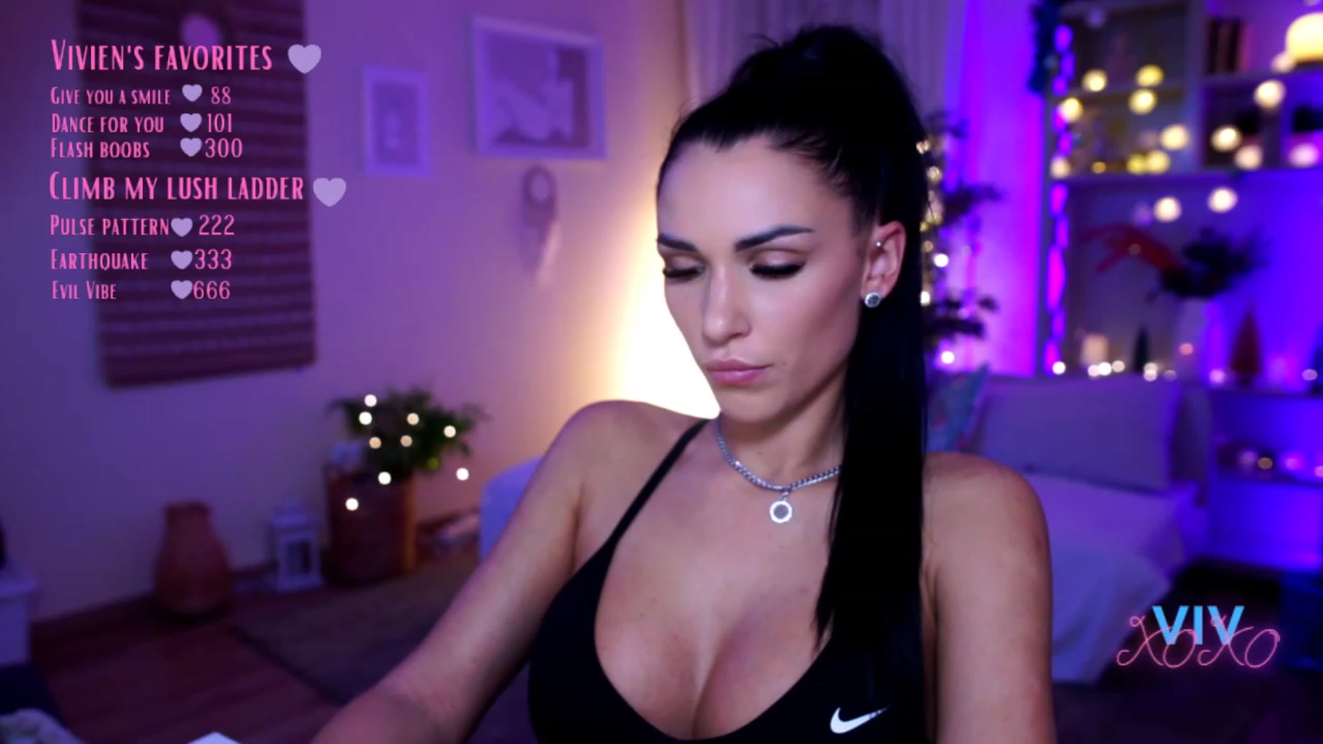 Gallery image thumbnail from kerelai's myfreecams stream on, 12/20/2022, 16:02 image 20 of 20