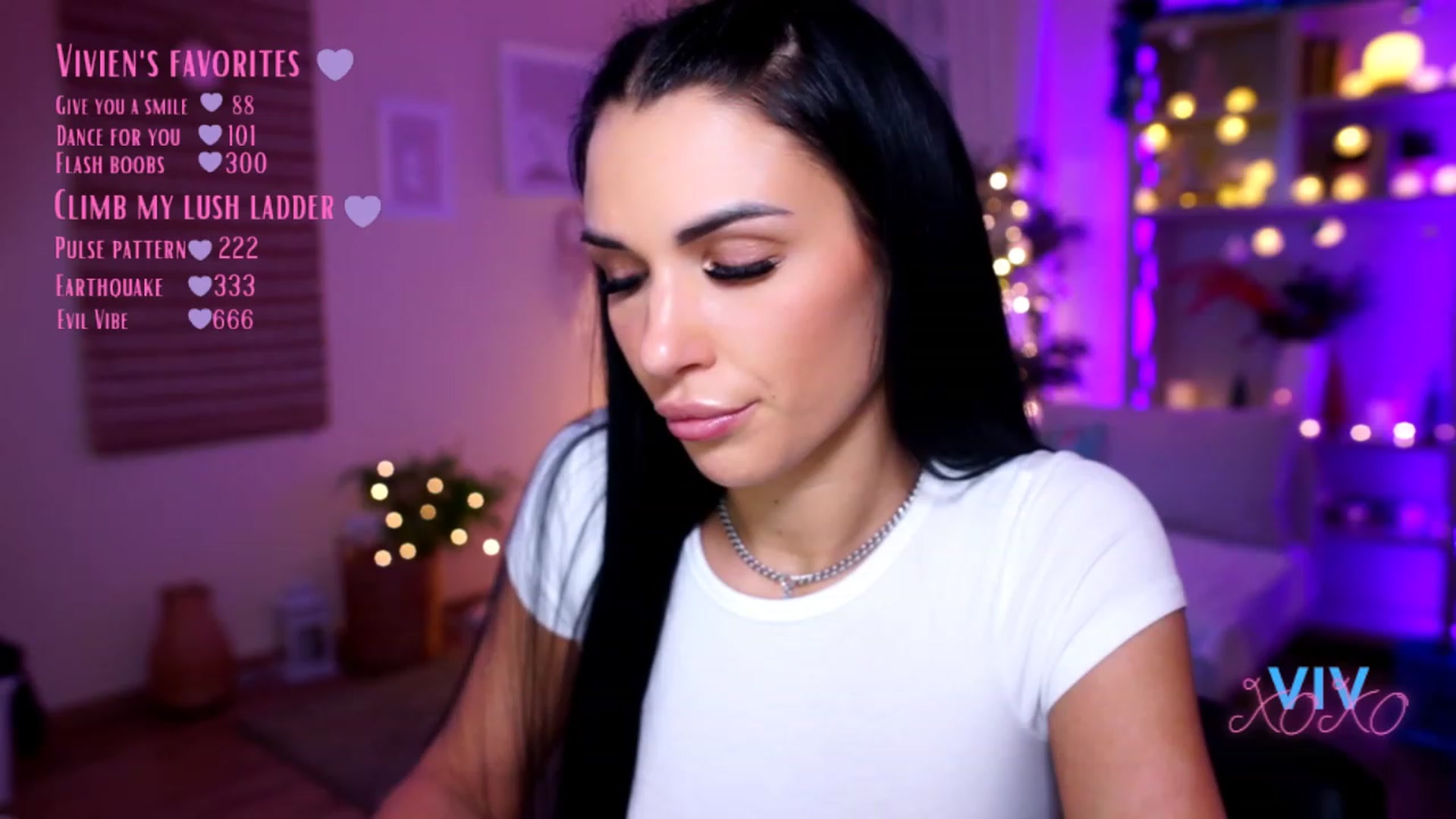 Gallery image thumbnail from kerelai's myfreecams stream on, 12/23/2022, 18:27 image 13 of 20
