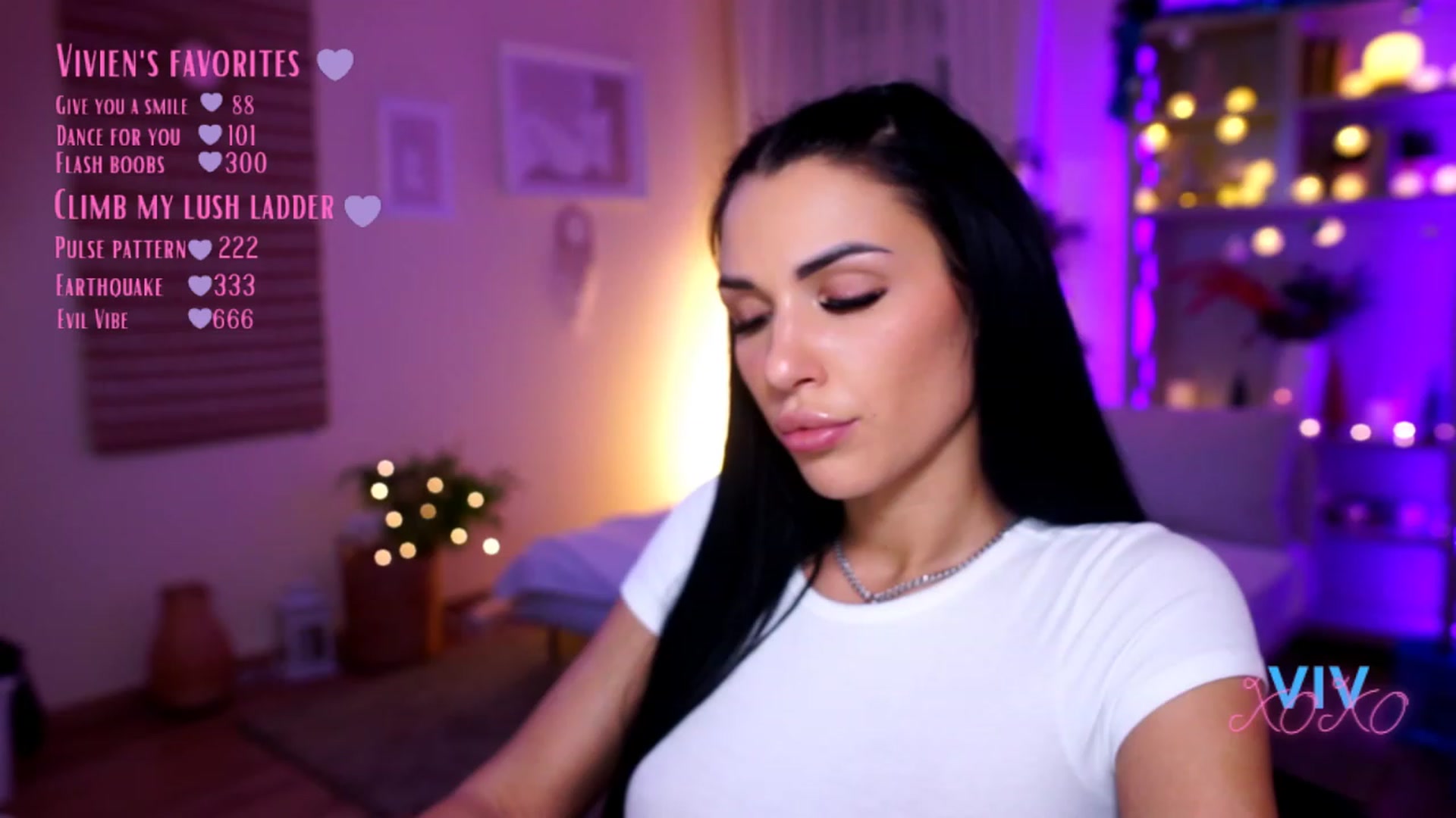 Gallery image thumbnail from kerelai's myfreecams stream on, 12/23/2022, 18:27 image 18 of 20