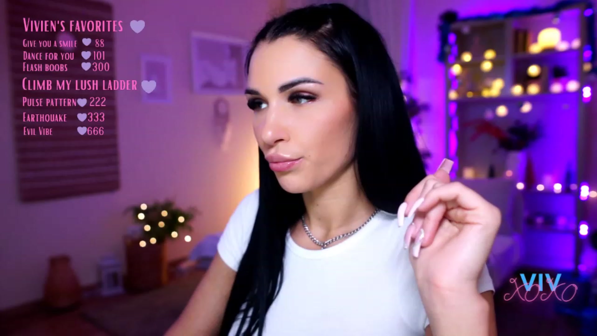 Gallery image thumbnail from kerelai's myfreecams stream on, 12/23/2022, 18:27 image 3 of 20