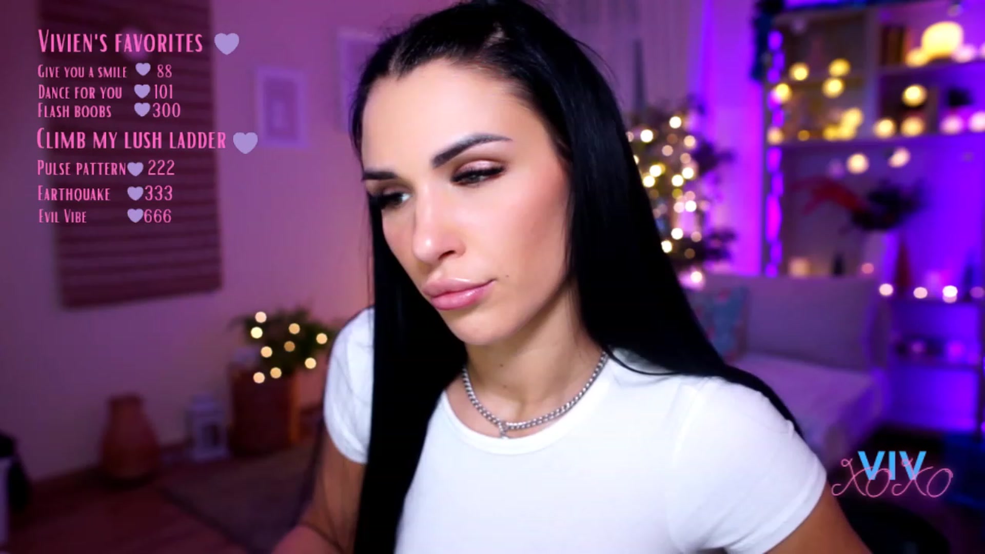 Gallery image thumbnail from kerelai's myfreecams stream on, 12/23/2022, 18:27 image 14 of 20