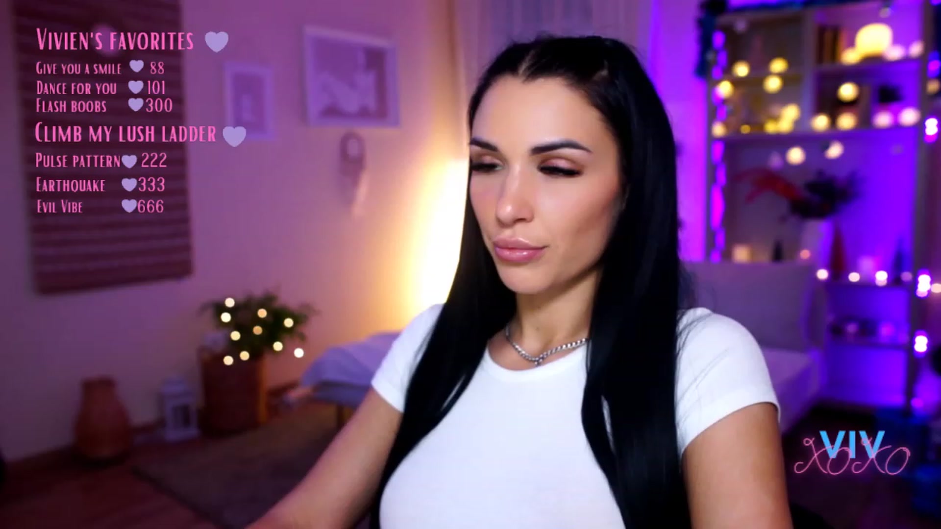 Gallery image thumbnail from kerelai's myfreecams stream on, 12/23/2022, 18:27 image 1 of 20