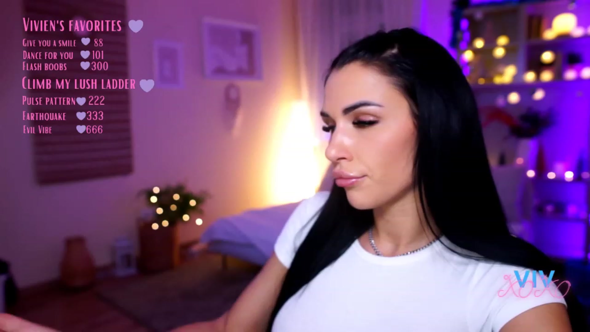 Gallery image thumbnail from kerelai's myfreecams stream on, 12/23/2022, 18:27 image 17 of 20