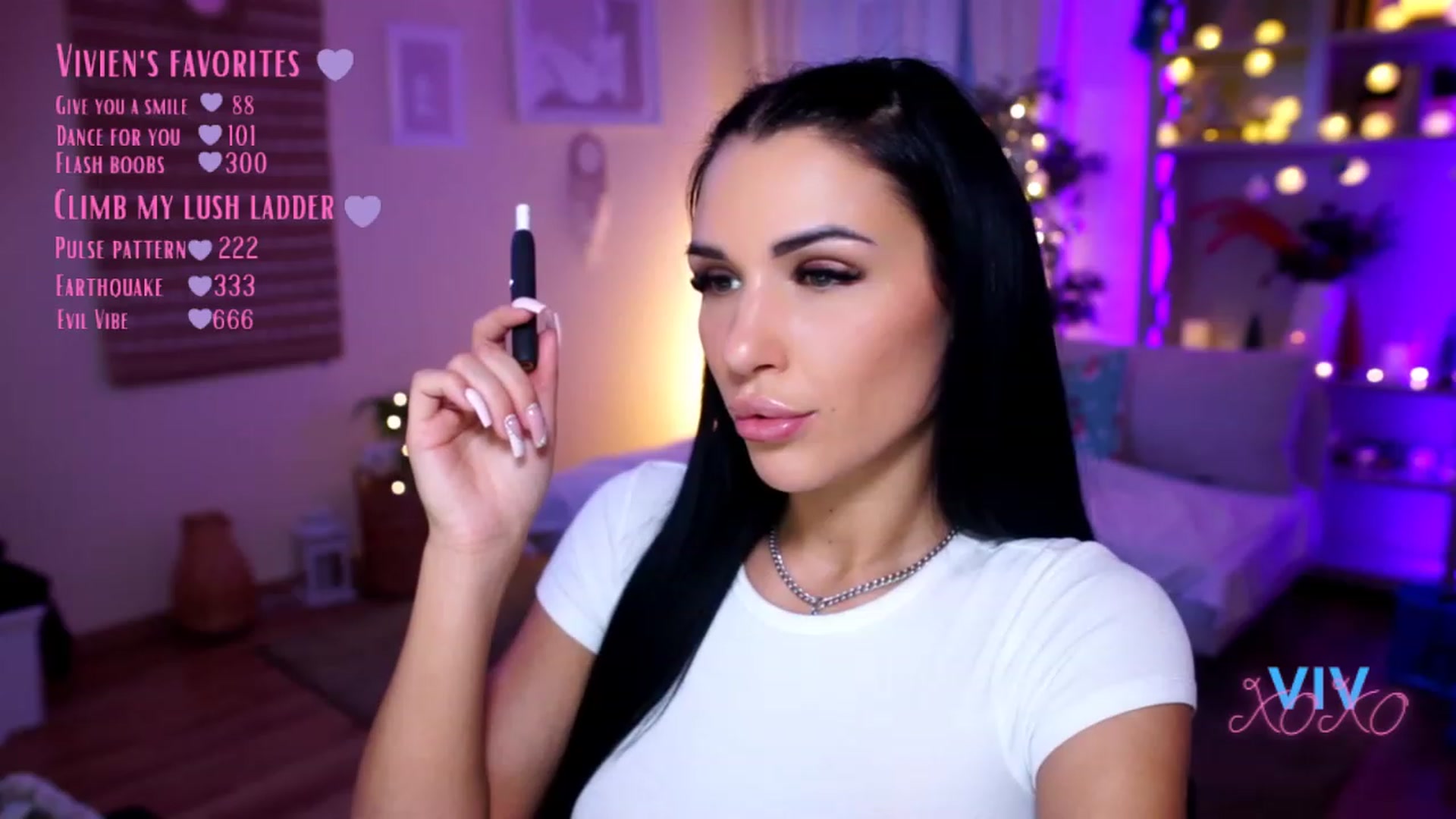 Gallery image thumbnail from kerelai's myfreecams stream on, 12/23/2022, 20:15 image 15 of 20