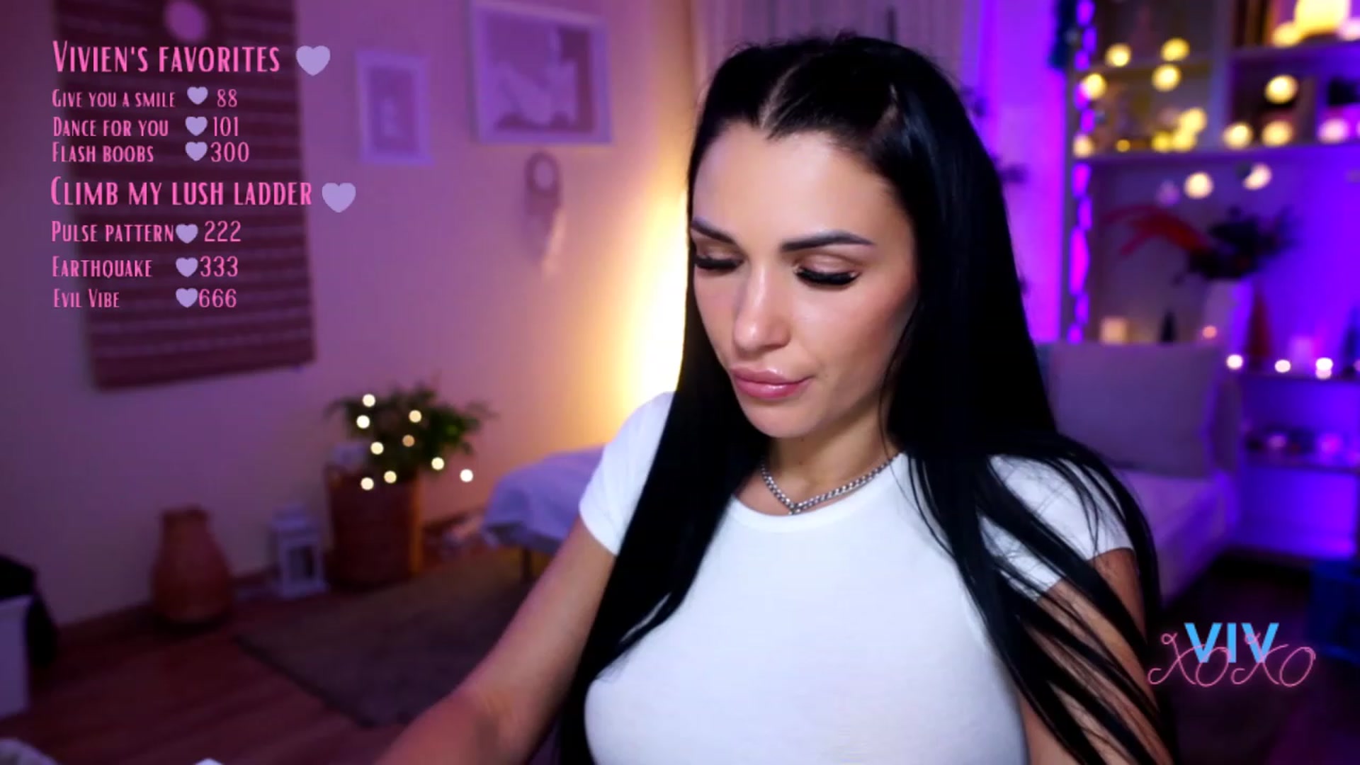 Gallery image thumbnail from kerelai's myfreecams stream on, 12/23/2022, 20:15 image 17 of 20