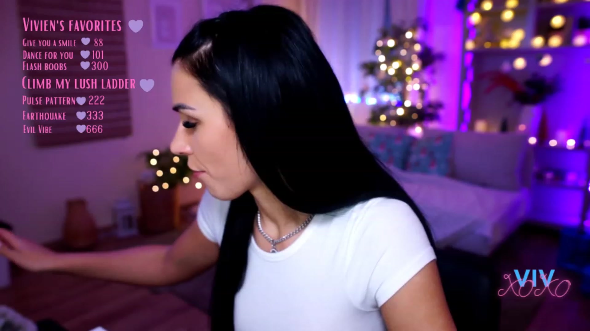 Gallery image thumbnail from kerelai's myfreecams stream on, 12/23/2022, 20:15 image 10 of 20