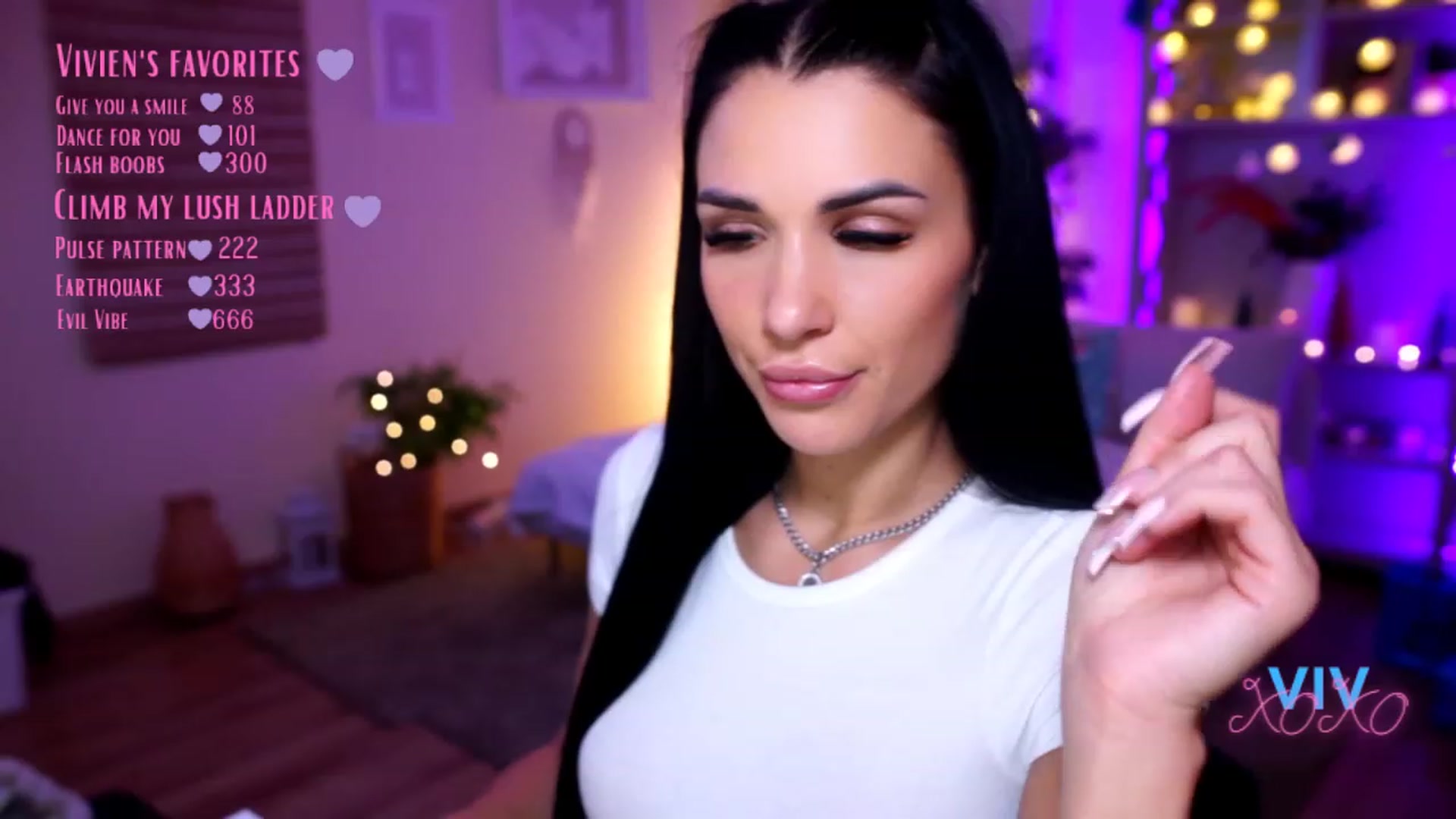Gallery image thumbnail from kerelai's myfreecams stream on, 12/23/2022, 20:15 image 5 of 20