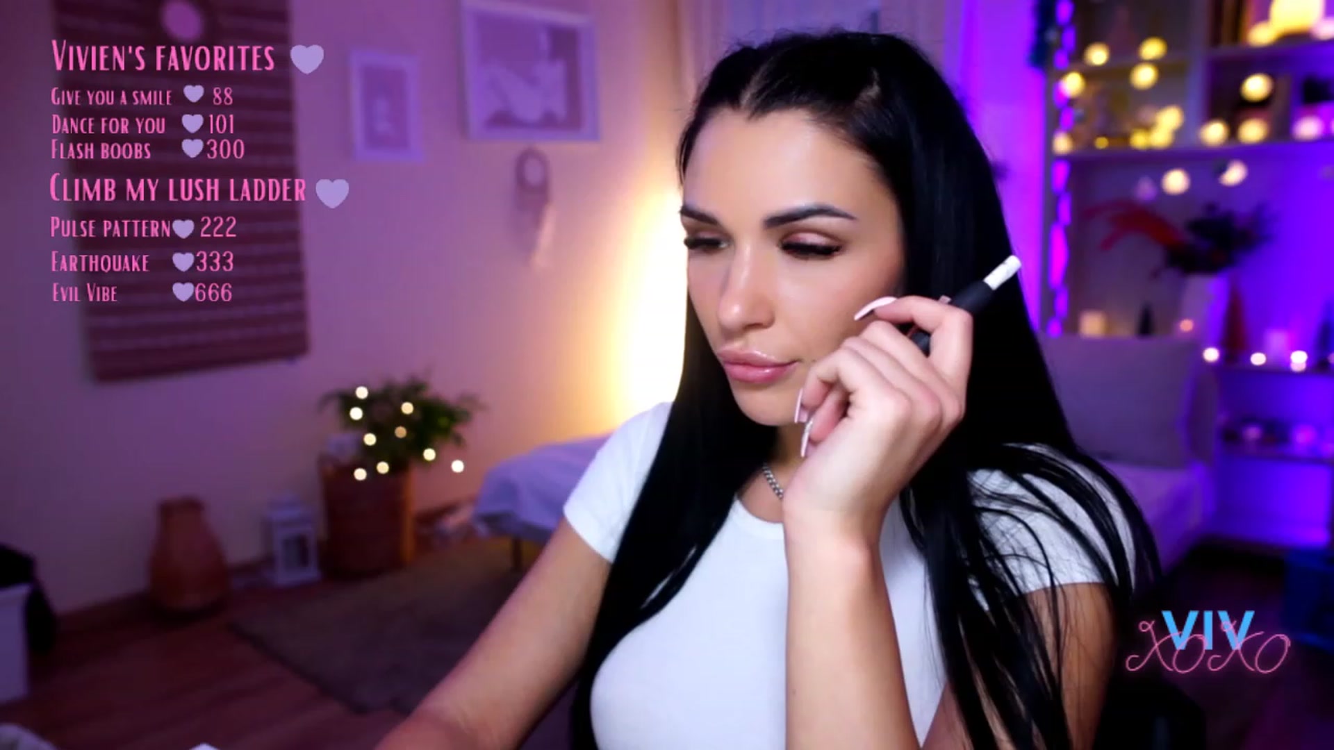 Gallery image thumbnail from kerelai's myfreecams stream on, 12/23/2022, 20:15 image 16 of 20