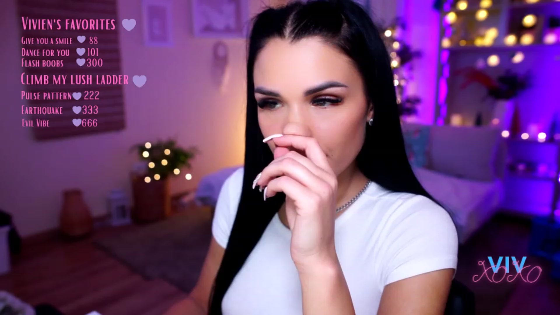 Gallery image thumbnail from kerelai's myfreecams stream on, 12/23/2022, 20:15 image 6 of 20