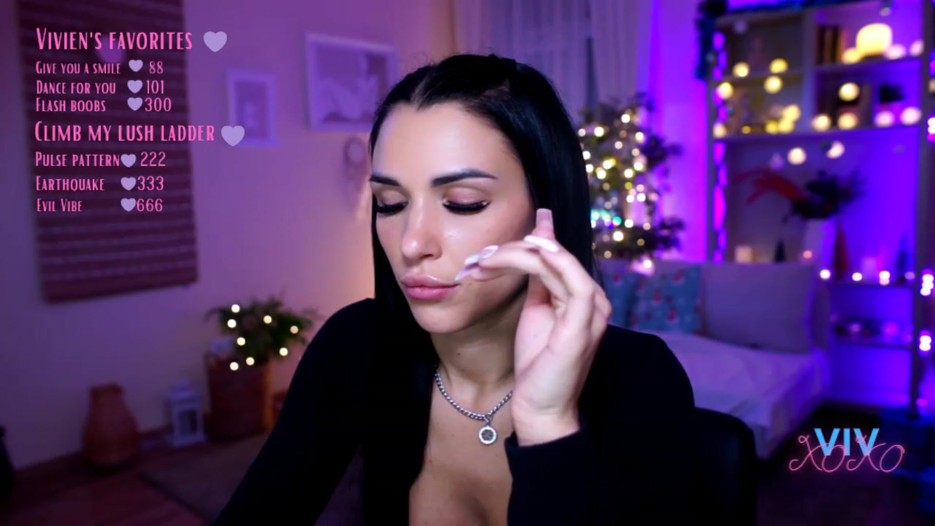 Gallery image thumbnail from kerelai's myfreecams stream on, 12/23/2022, 20:59 image 19 of 20