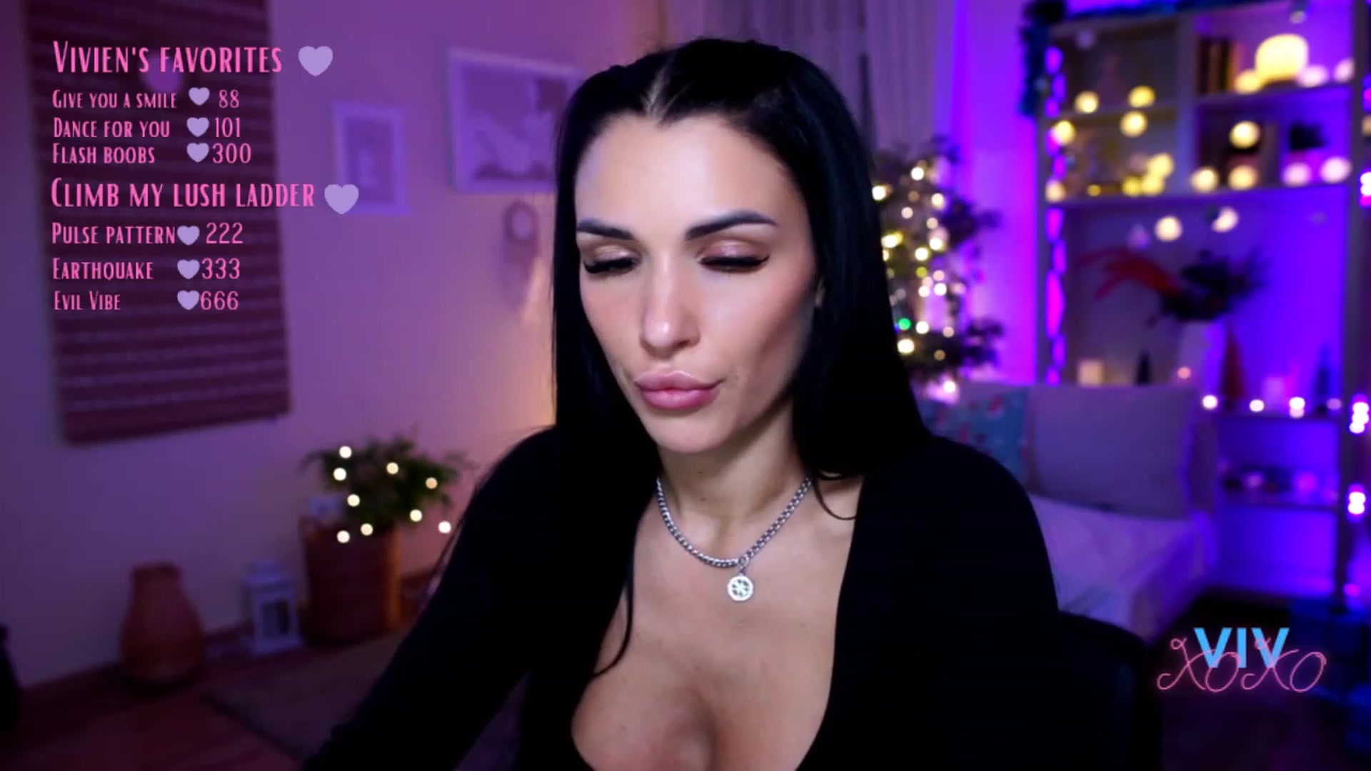 Gallery image thumbnail from kerelai's myfreecams stream on, 12/23/2022, 20:59 image 16 of 20