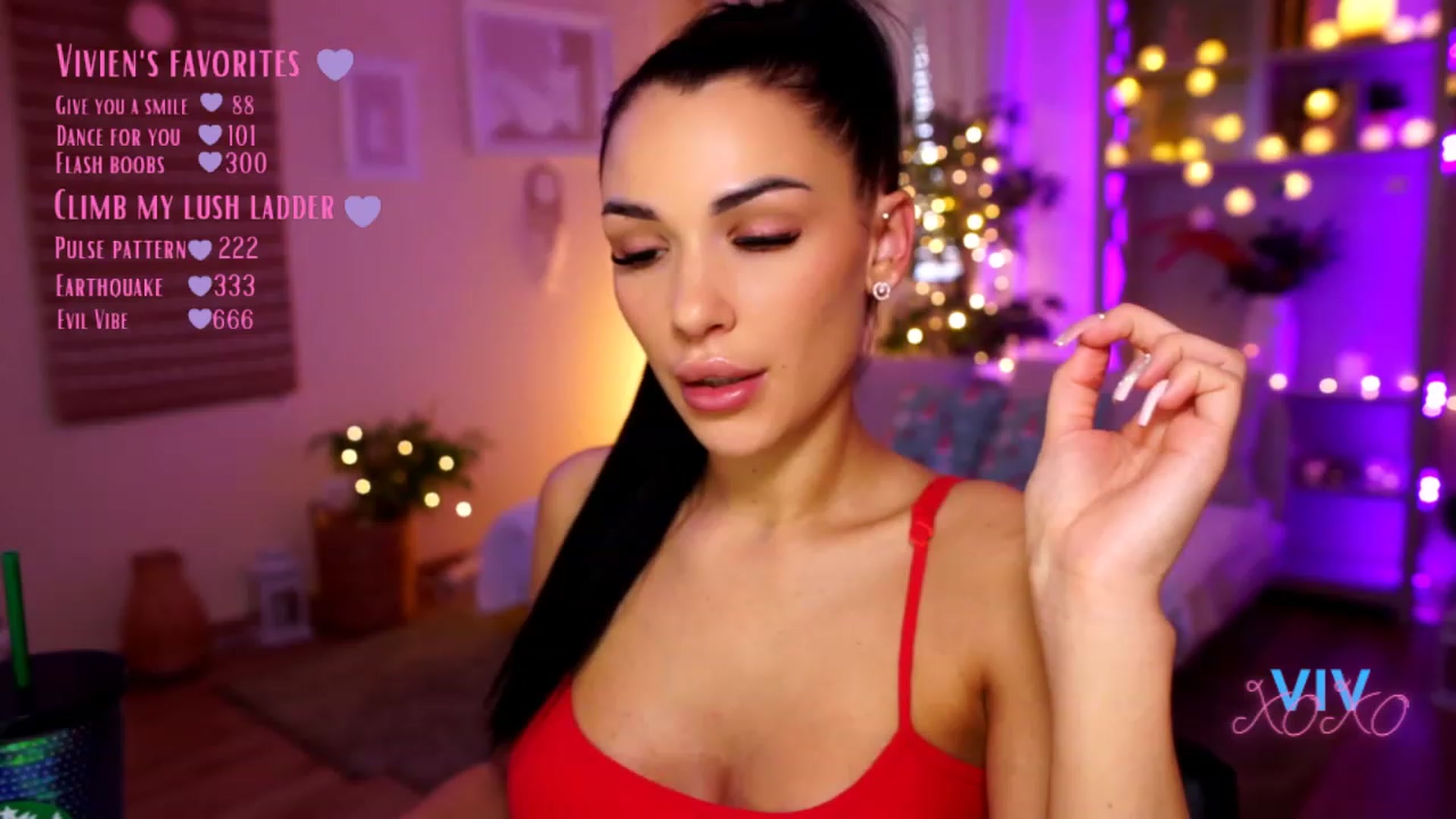 Gallery image thumbnail from kerelai's myfreecams stream on, 12/28/2022, 12:56 image 10 of 20