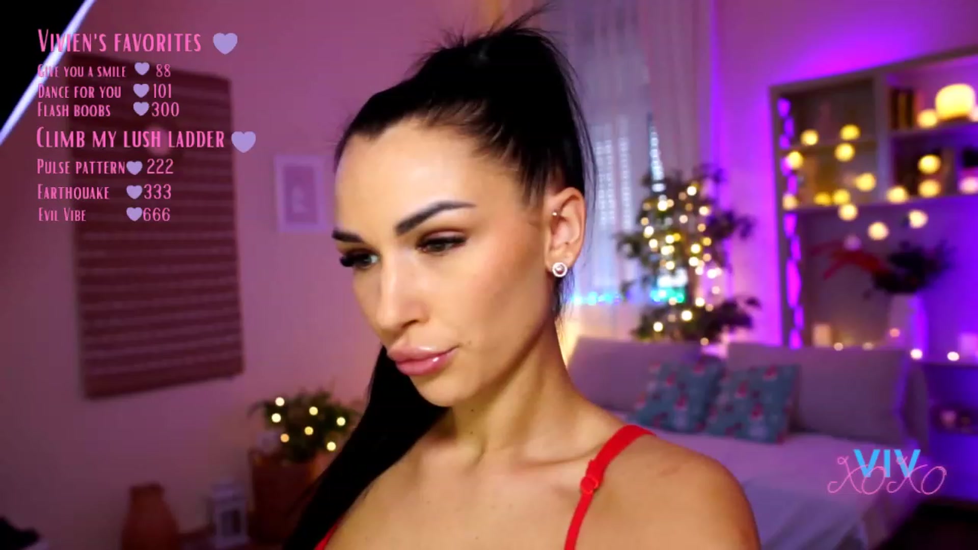 Gallery image thumbnail from kerelai's myfreecams stream on, 12/28/2022, 12:56 image 2 of 20