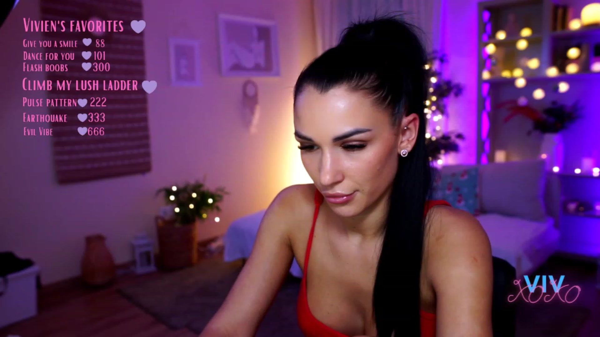 Gallery image thumbnail from kerelai's myfreecams stream on, 12/28/2022, 14:42 image 12 of 20