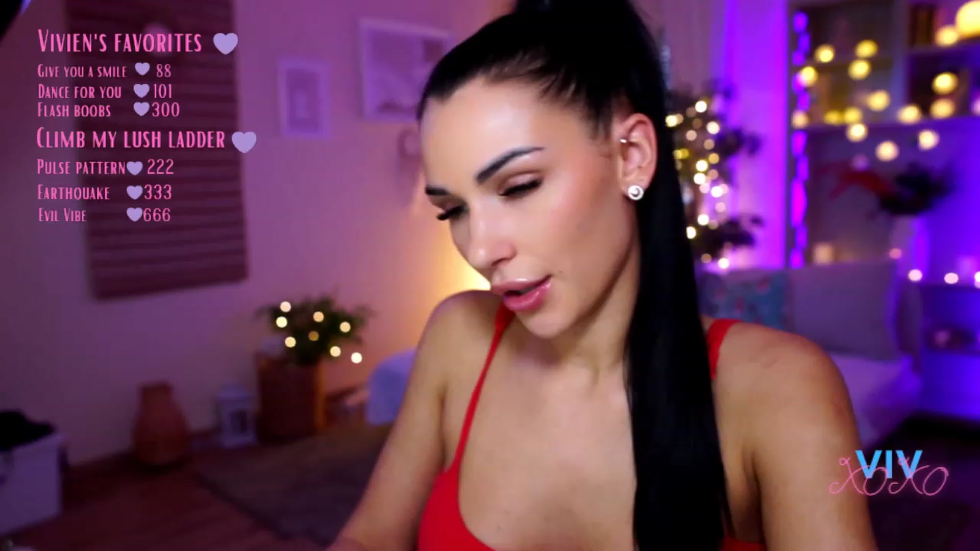 Gallery image thumbnail from kerelai's myfreecams stream on, 12/28/2022, 14:42 image 7 of 20