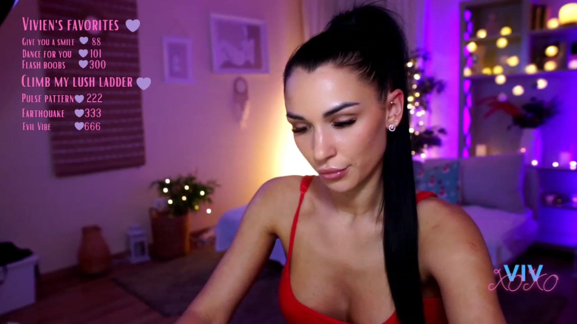 Gallery image thumbnail from kerelai's myfreecams stream on, 12/28/2022, 14:42 image 11 of 20