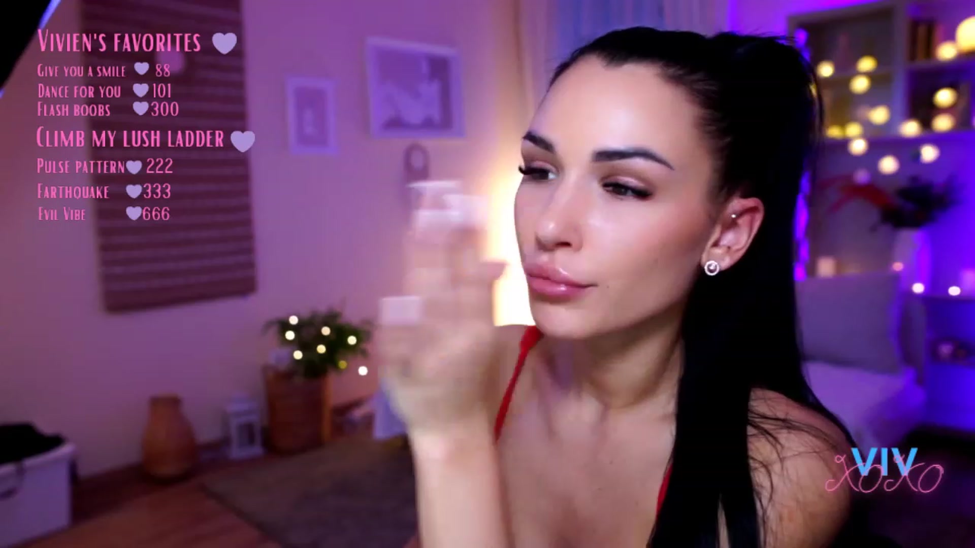 Gallery image thumbnail from kerelai's myfreecams stream on, 12/28/2022, 15:40 image 14 of 20