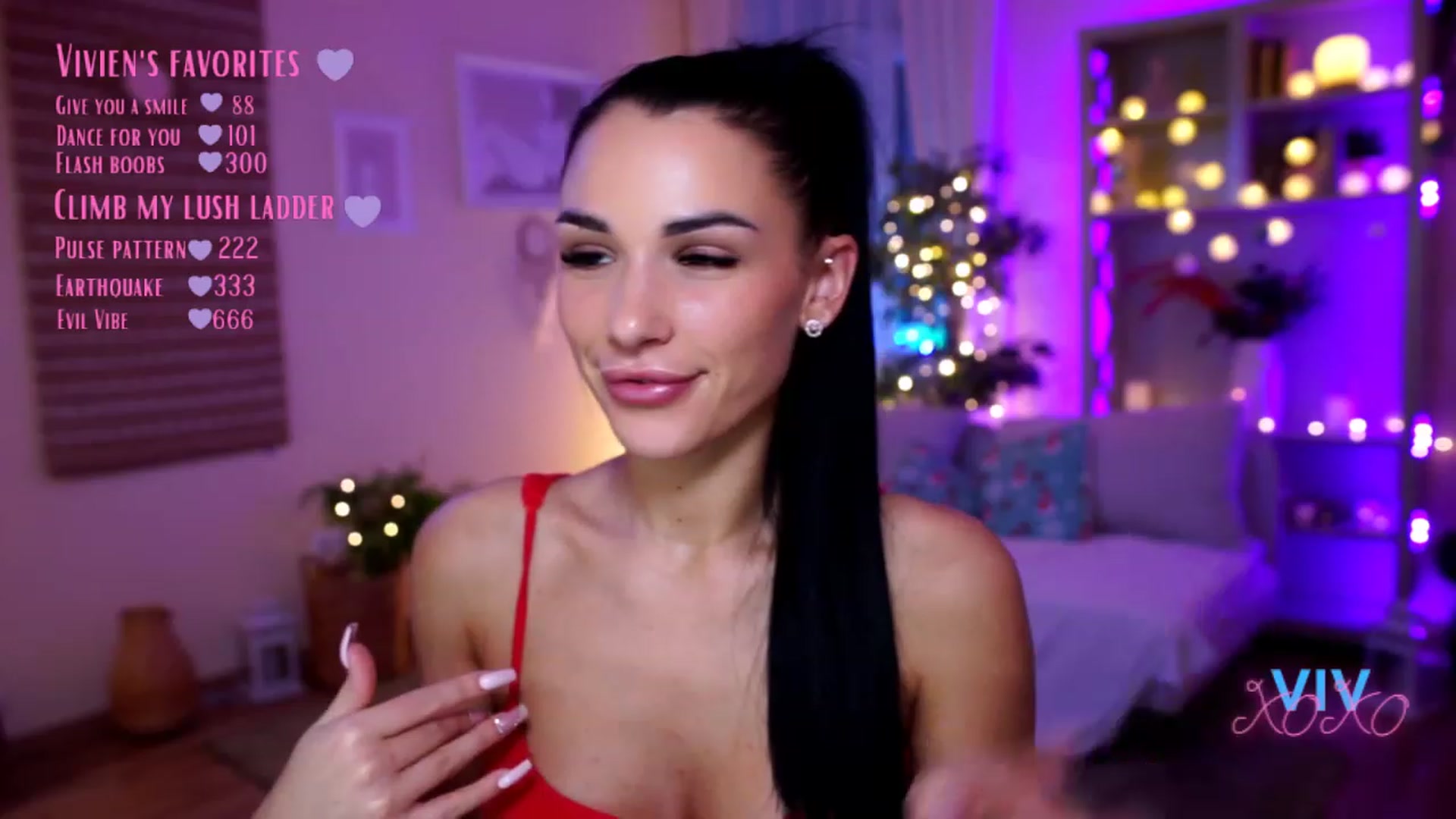 Gallery image thumbnail from kerelai's myfreecams stream on, 12/28/2022, 15:40 image 6 of 20