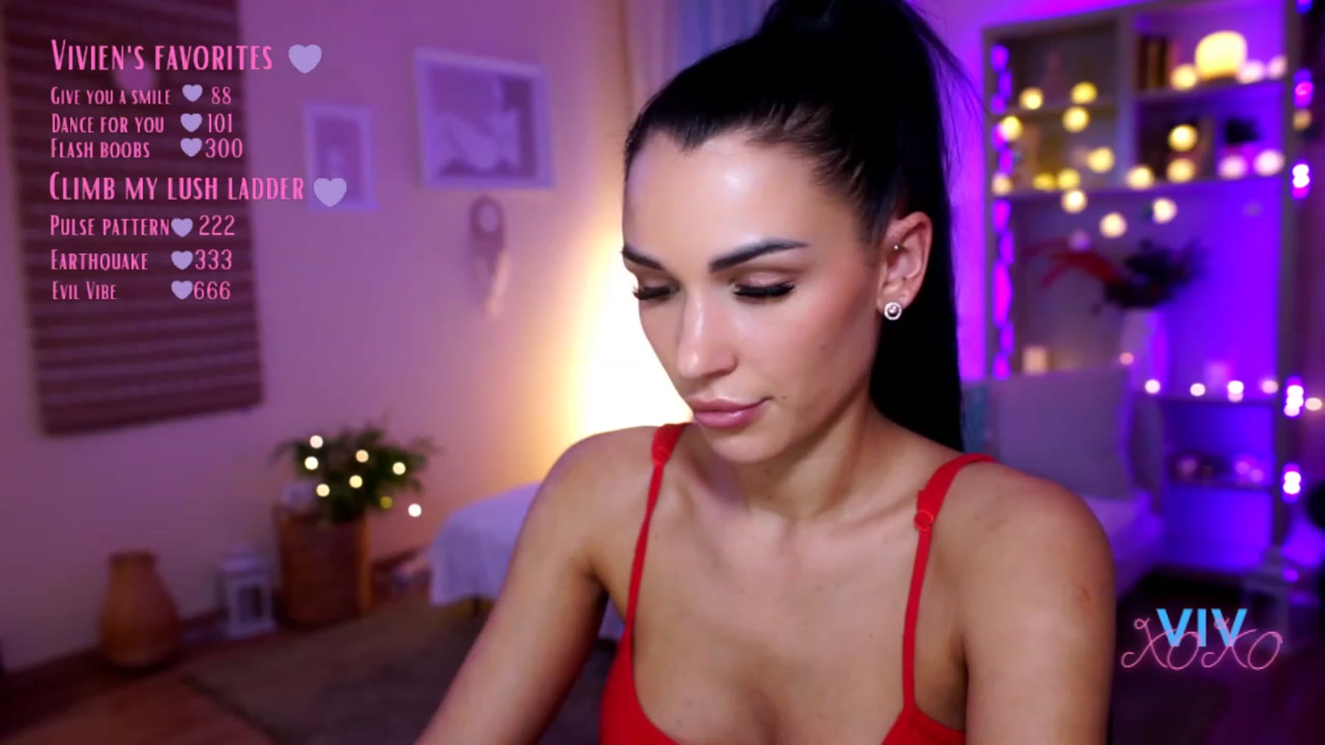 Gallery image thumbnail from kerelai's myfreecams stream on, 12/28/2022, 15:40 image 7 of 20