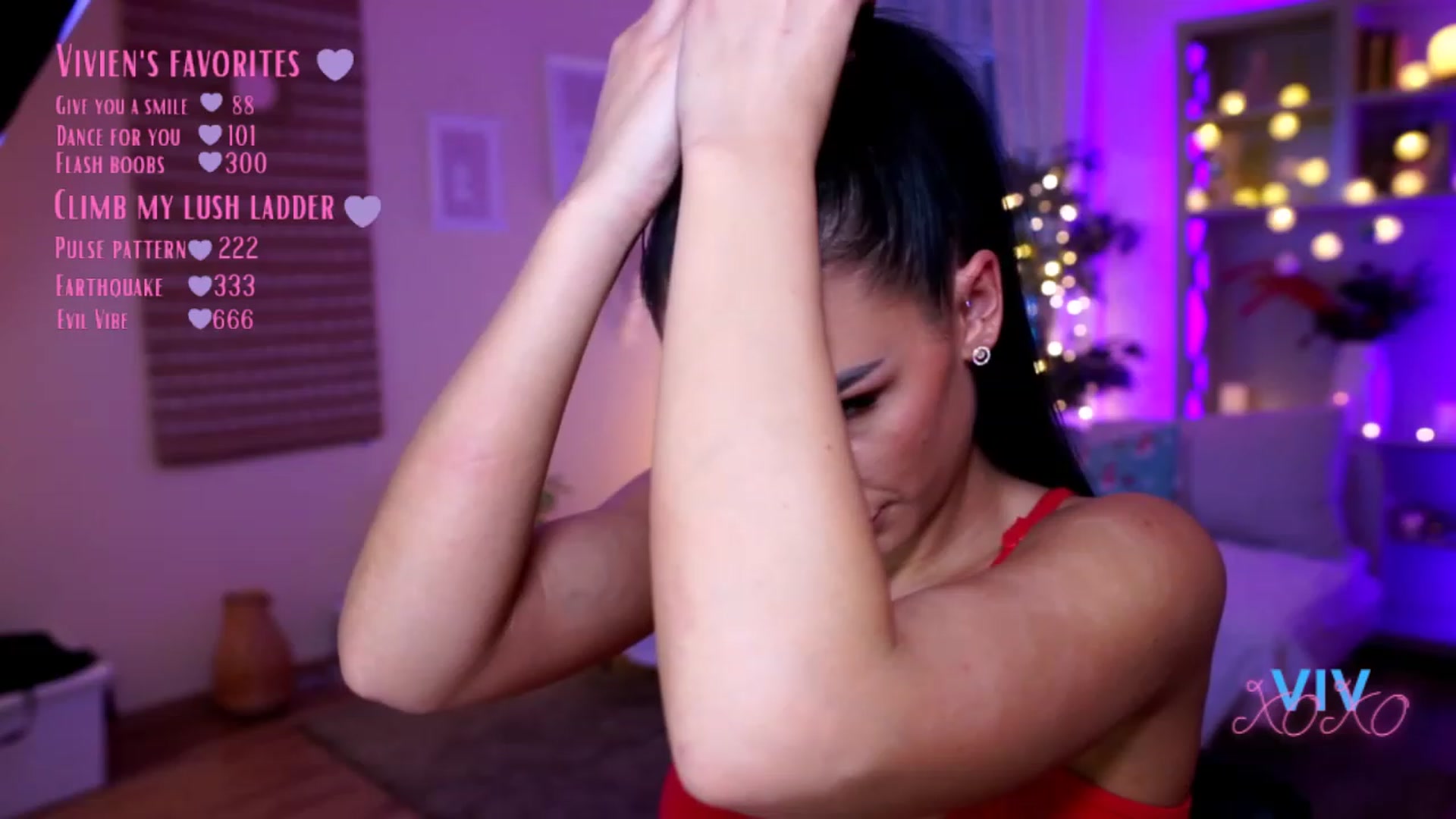 Gallery image thumbnail from kerelai's myfreecams stream on, 12/28/2022, 15:40 image 15 of 20