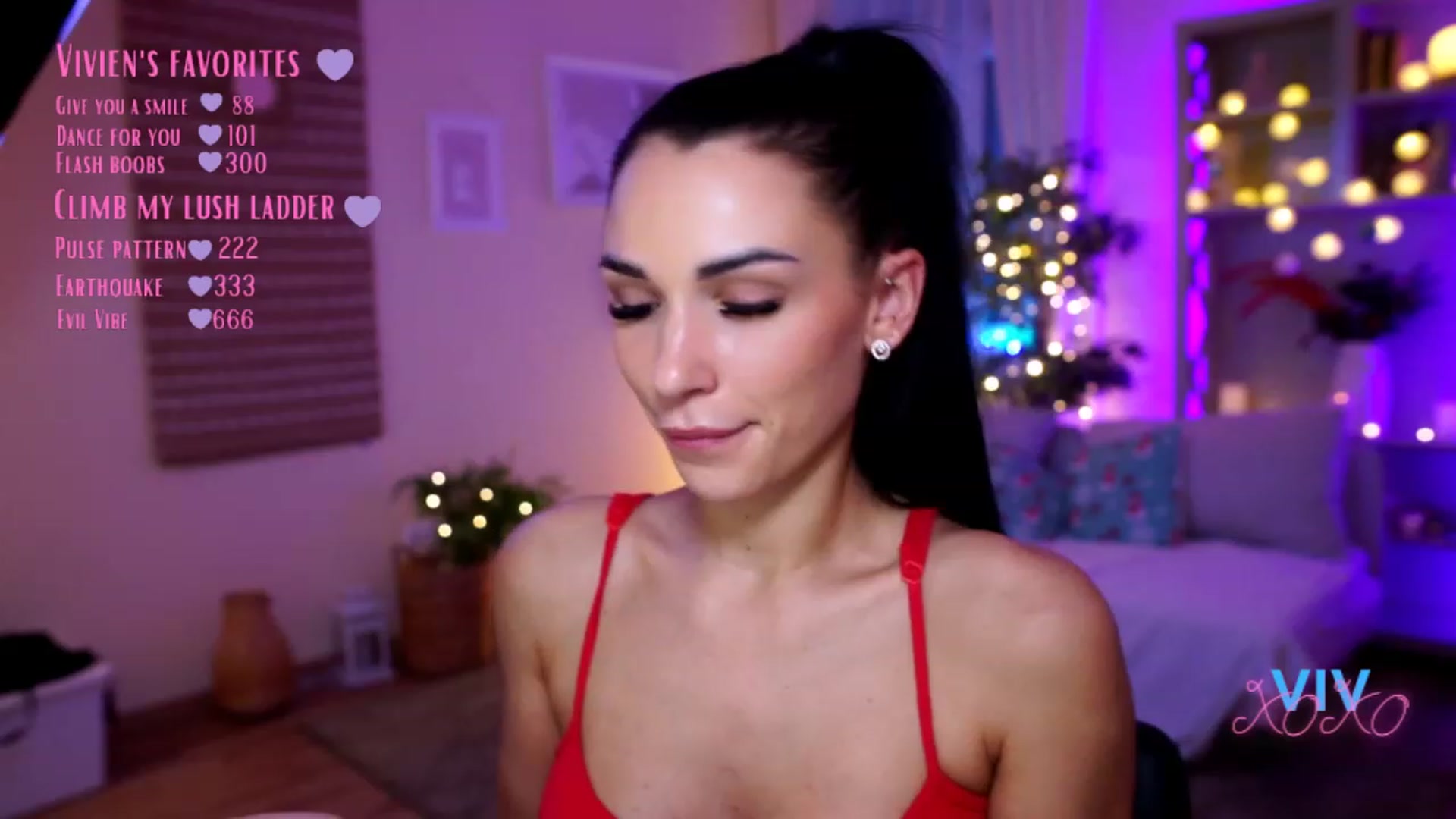 Gallery image thumbnail from kerelai's myfreecams stream on, 12/28/2022, 15:40 image 12 of 20