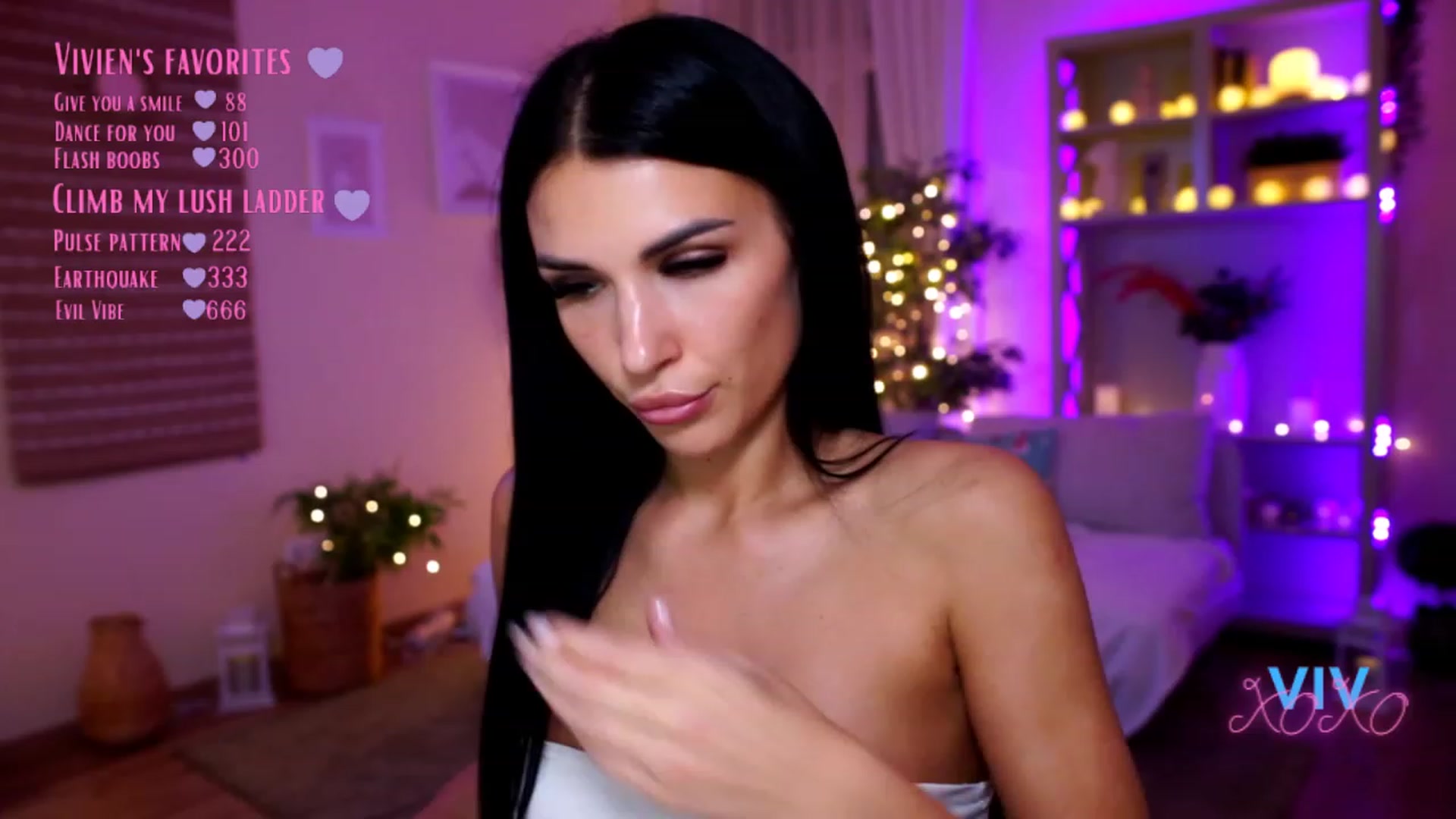 Gallery image thumbnail from kerelai's myfreecams stream on, 12/29/2022, 18:03 image 4 of 20