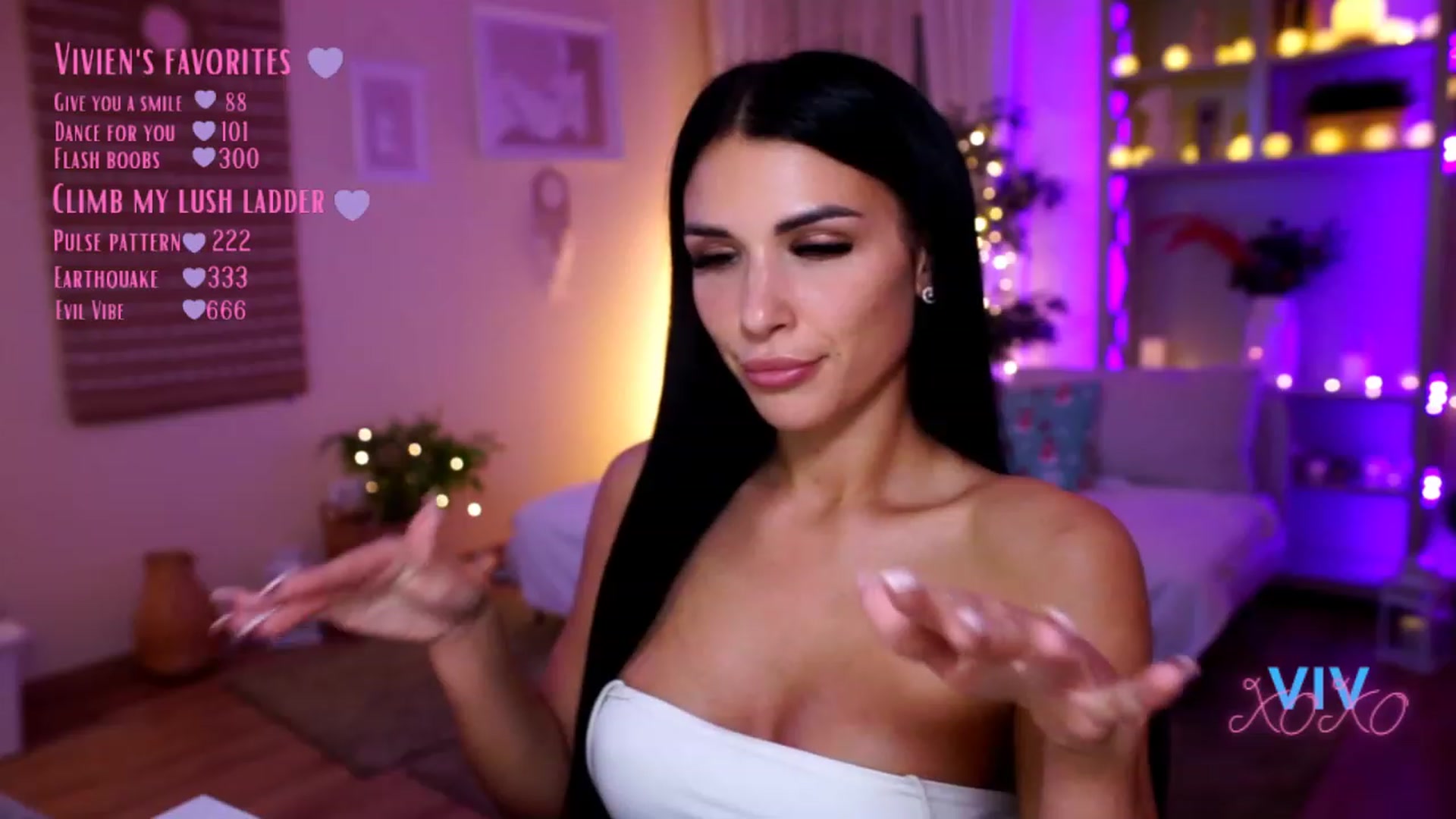 Gallery image thumbnail from kerelai's myfreecams stream on, 12/29/2022, 18:03 image 9 of 20