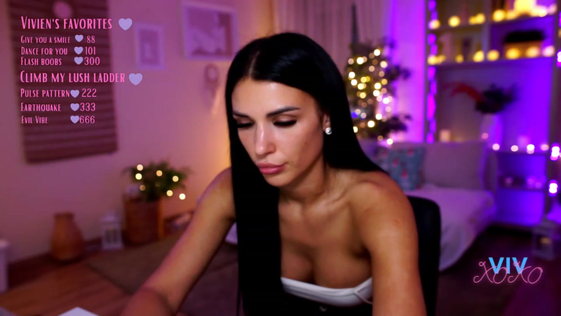 Gallery image thumbnail from kerelai's myfreecams stream on, 12/29/2022, 18:03 image 15 of 20