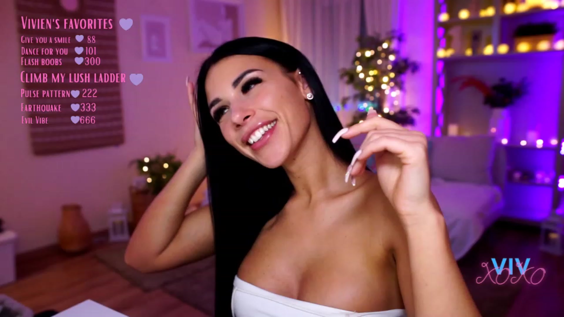 Gallery image thumbnail from kerelai's myfreecams stream on, 12/29/2022, 18:03 image 1 of 20