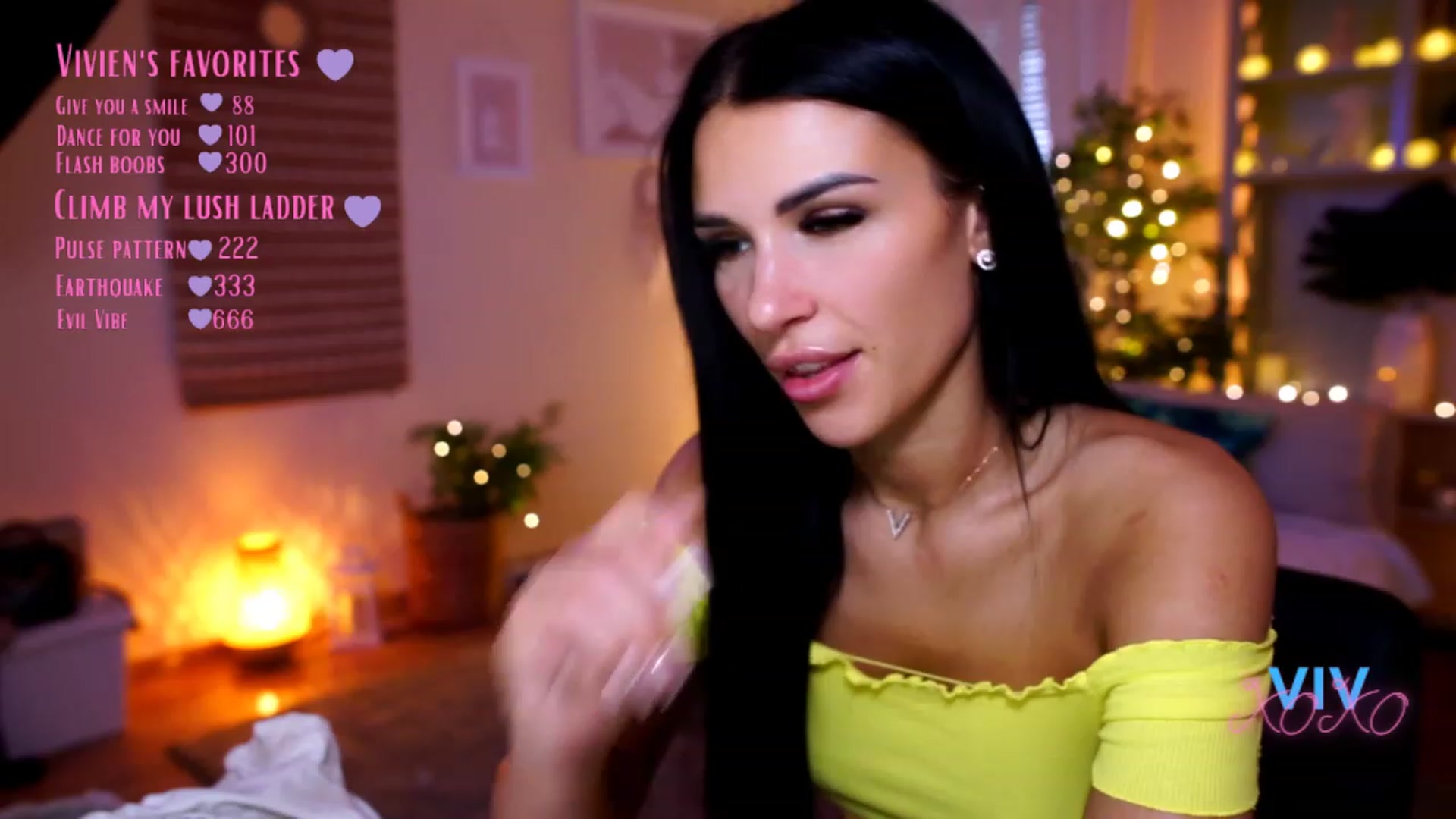 Gallery image thumbnail from kerelai's myfreecams stream on, 01/03/2023, 12:57 image 12 of 20