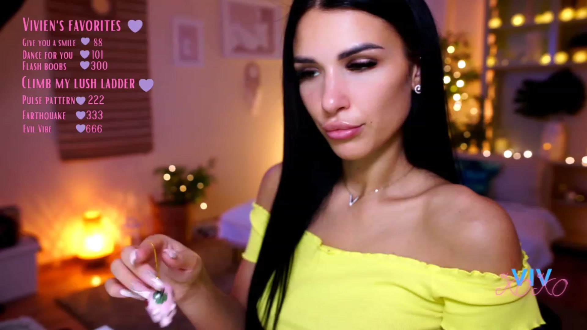 Gallery image thumbnail from kerelai's myfreecams stream on, 01/03/2023, 12:57 image 14 of 20
