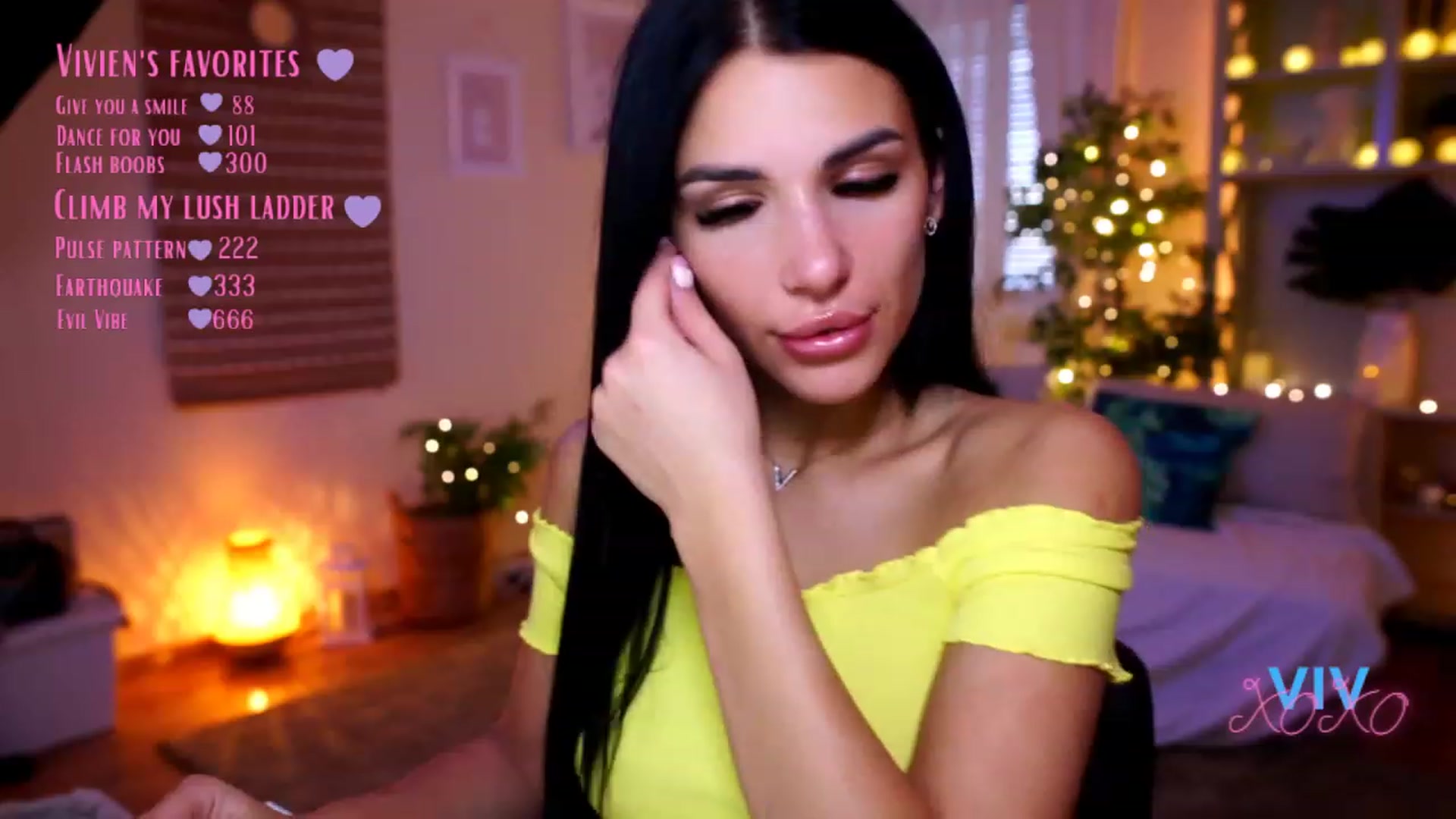 Gallery image thumbnail from kerelai's myfreecams stream on, 01/03/2023, 12:57 image 4 of 20