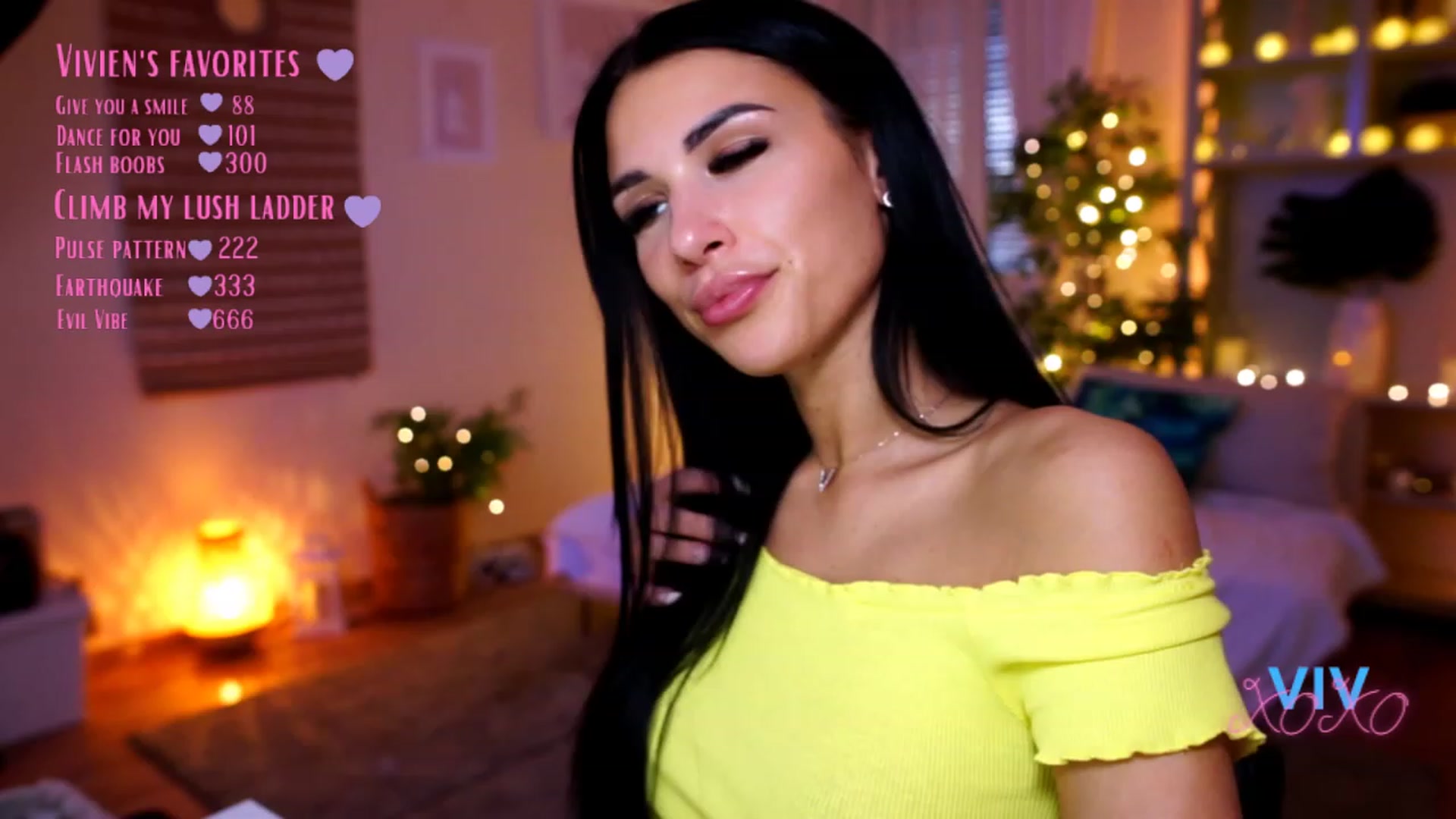 Gallery image thumbnail from kerelai's myfreecams stream on, 01/03/2023, 14:16 image 3 of 20