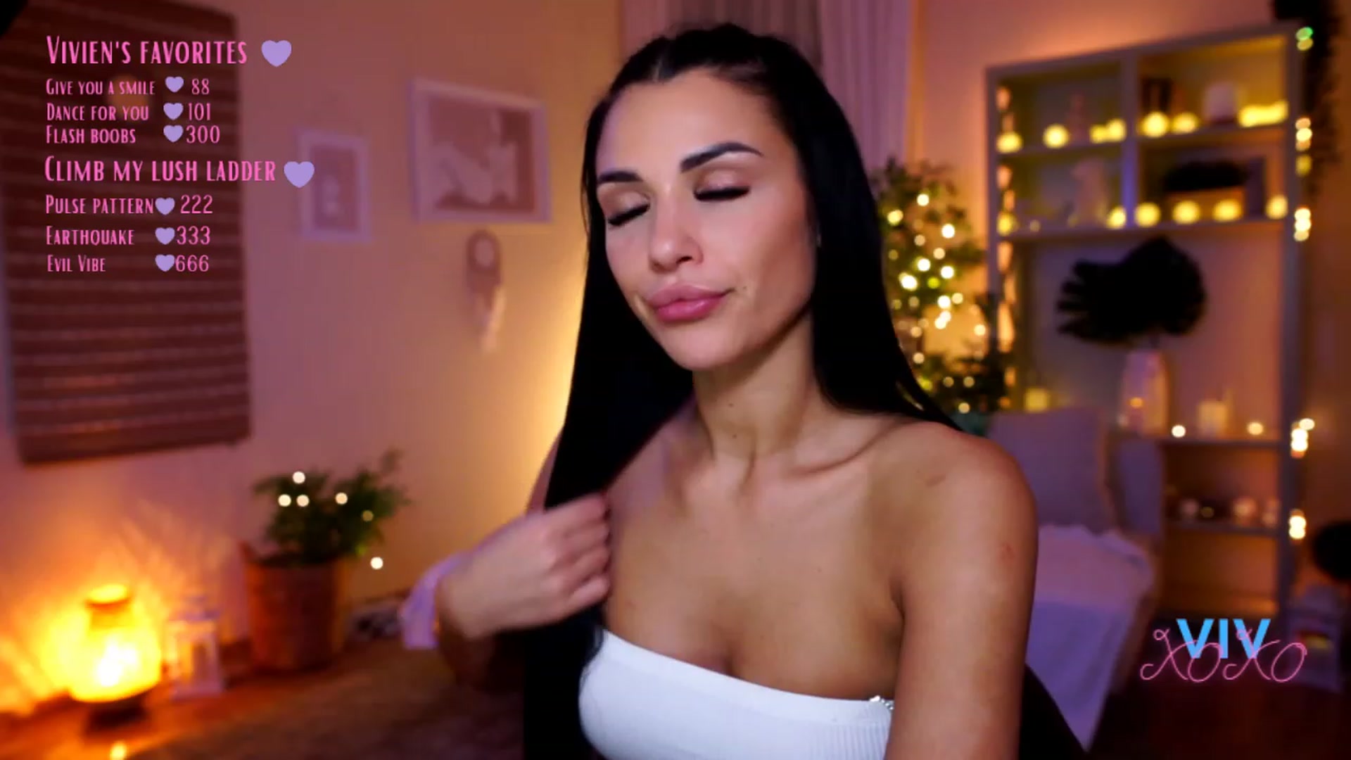 Gallery image thumbnail from kerelai's myfreecams stream on, 01/05/2023, 20:11 image 19 of 20