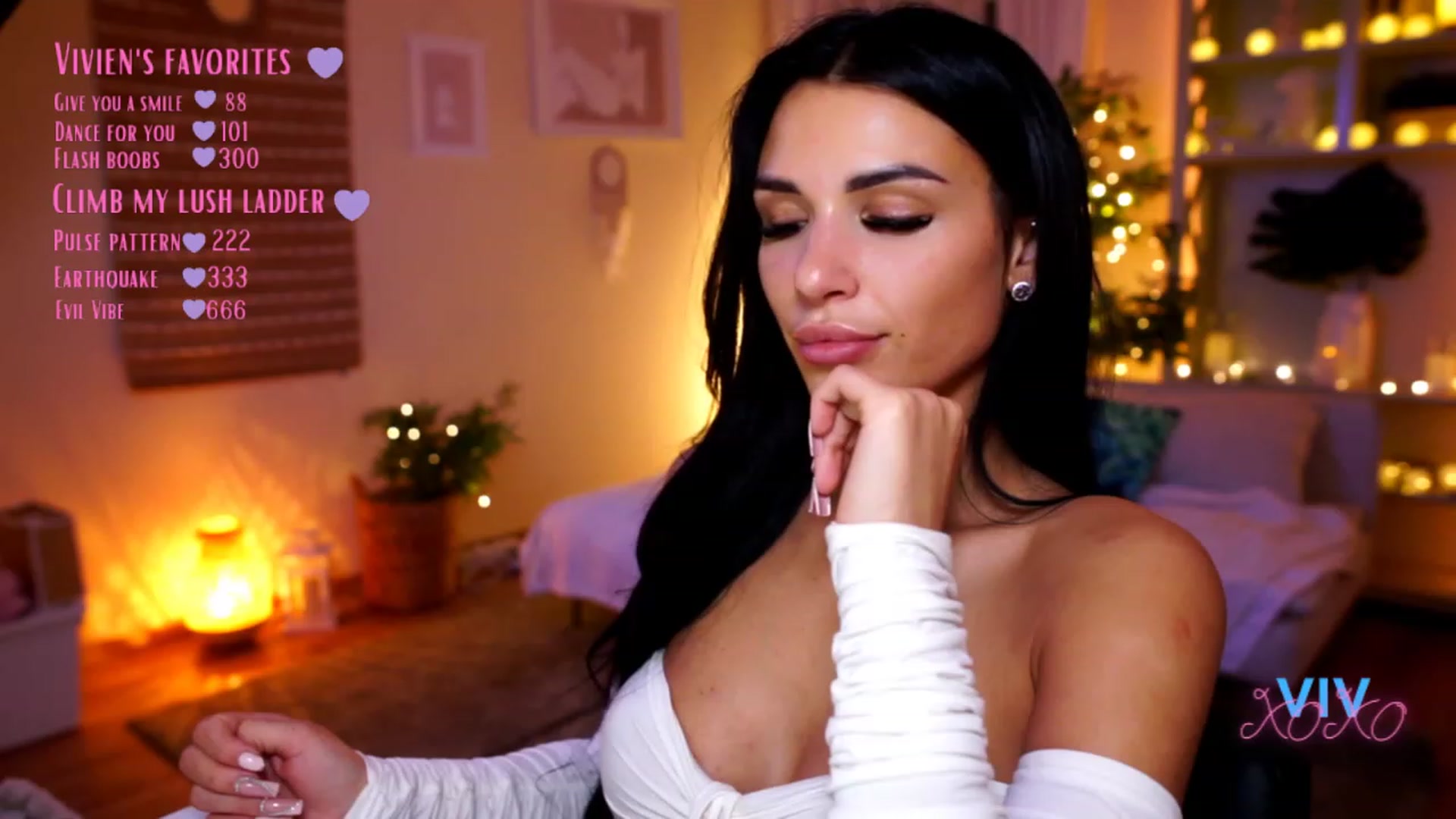 Gallery image thumbnail from kerelai's myfreecams stream on, 01/06/2023, 21:23 image 6 of 20