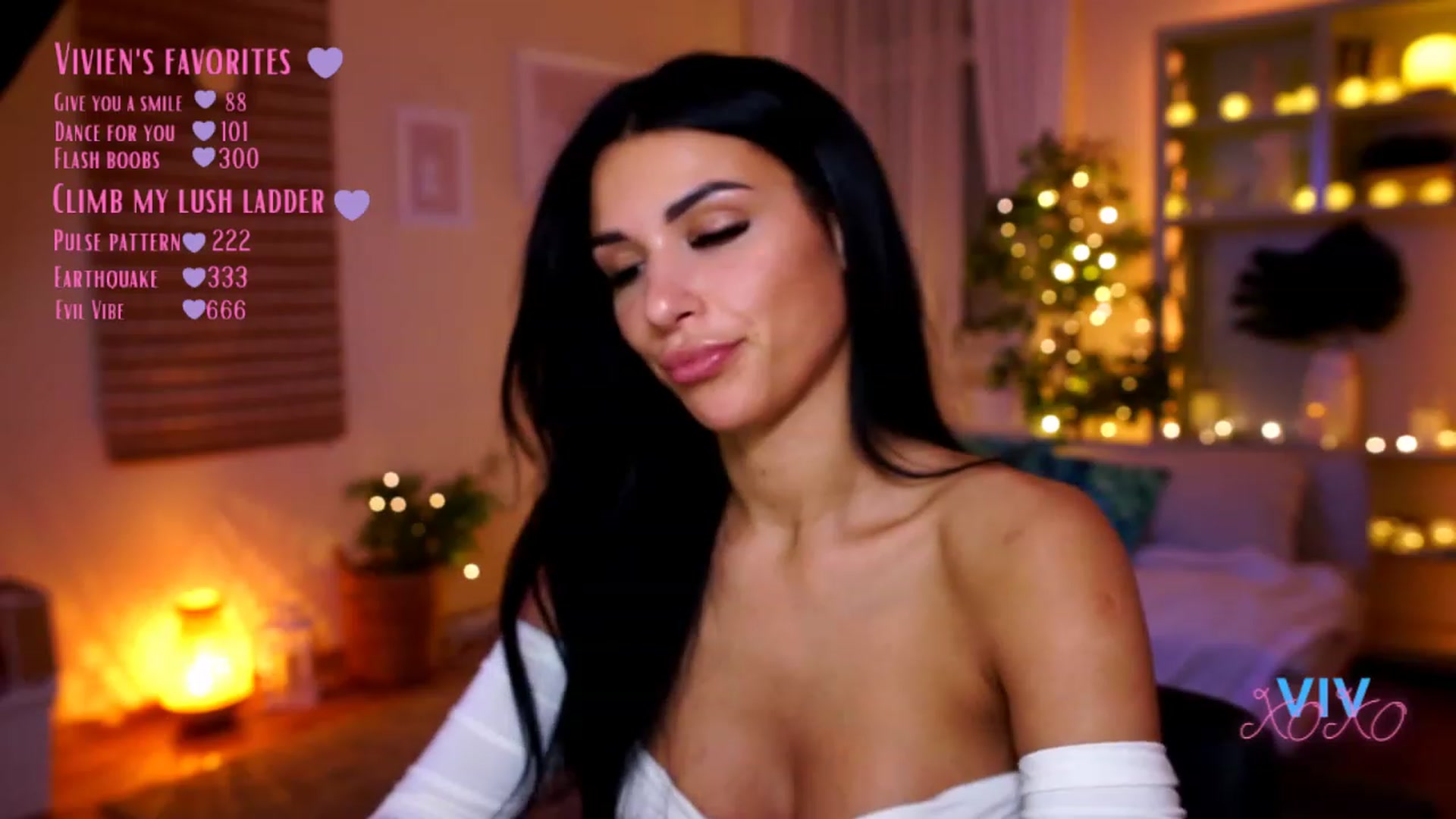 Gallery image thumbnail from kerelai's myfreecams stream on, 01/06/2023, 21:23 image 11 of 20