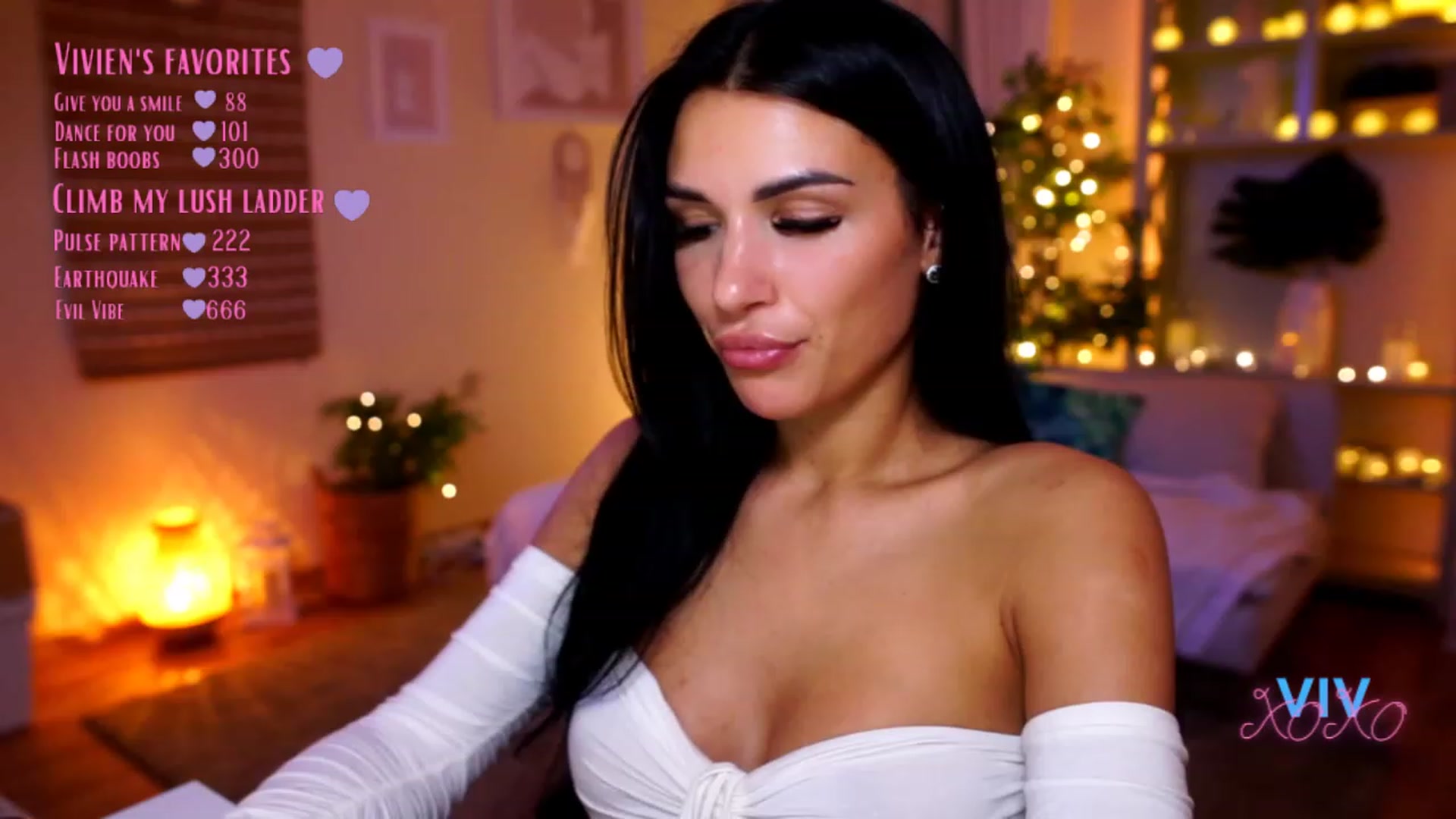 Gallery image thumbnail from kerelai's myfreecams stream on, 01/06/2023, 21:23 image 17 of 20