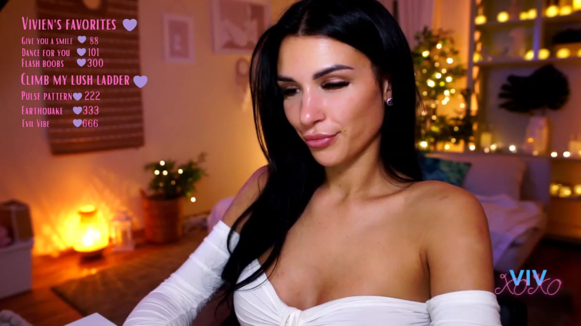Gallery image thumbnail from kerelai's myfreecams stream on, 01/06/2023, 21:23 image 5 of 20